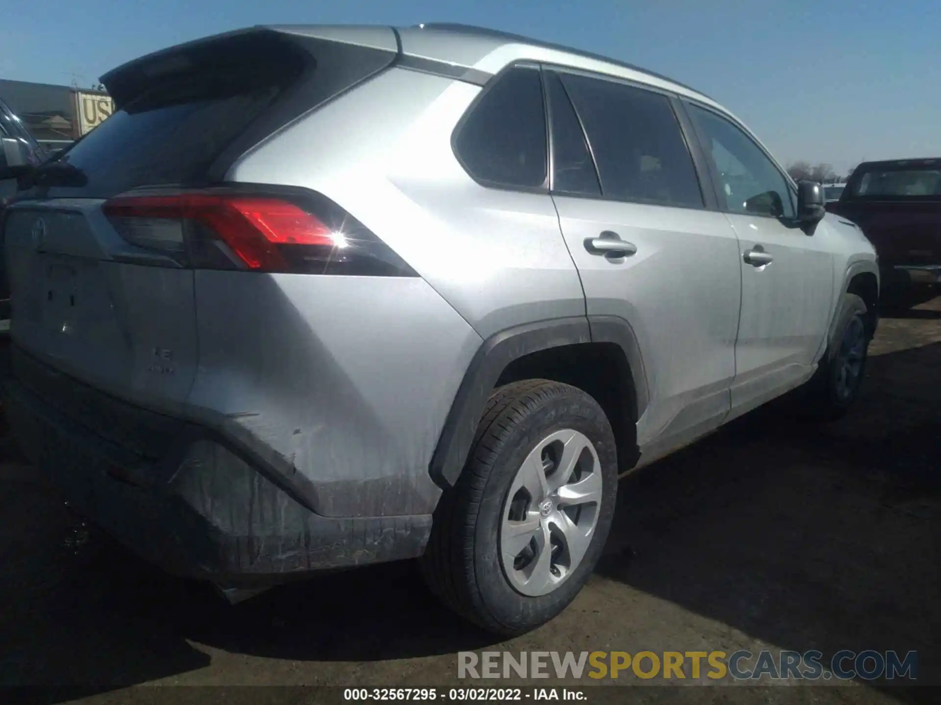 4 Photograph of a damaged car 2T3F1RFV9LC100310 TOYOTA RAV4 2020