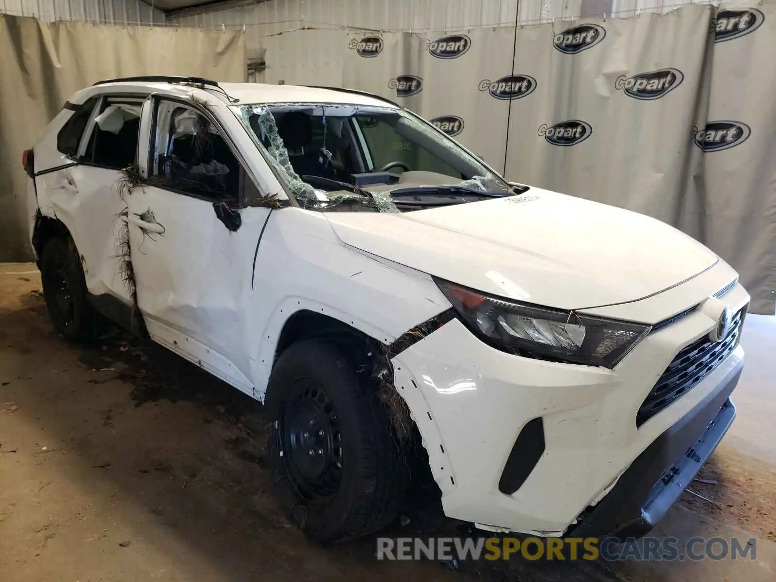 1 Photograph of a damaged car 2T3F1RFV9LC129323 TOYOTA RAV4 2020