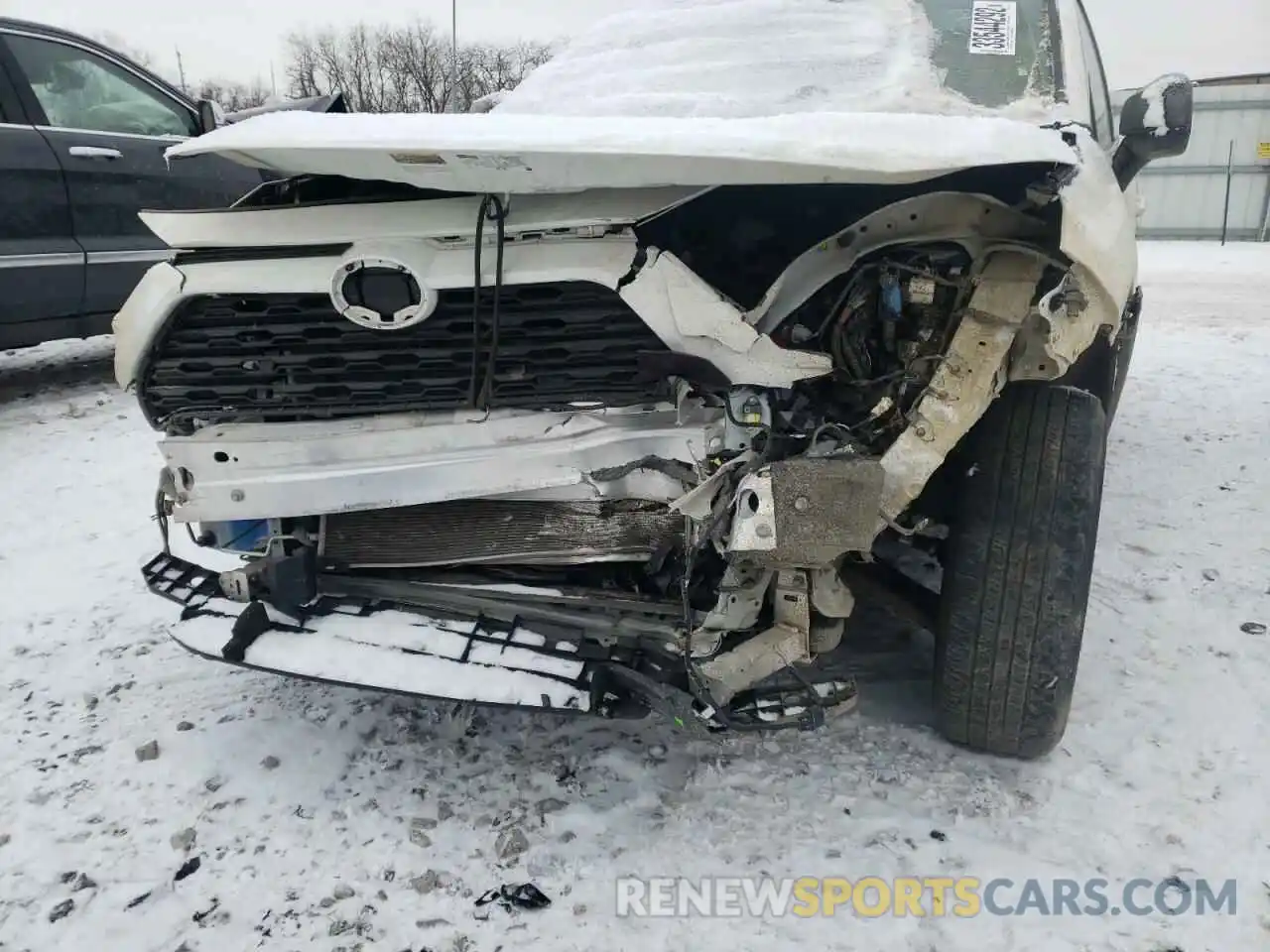 9 Photograph of a damaged car 2T3F1RFV9LC131363 TOYOTA RAV4 2020