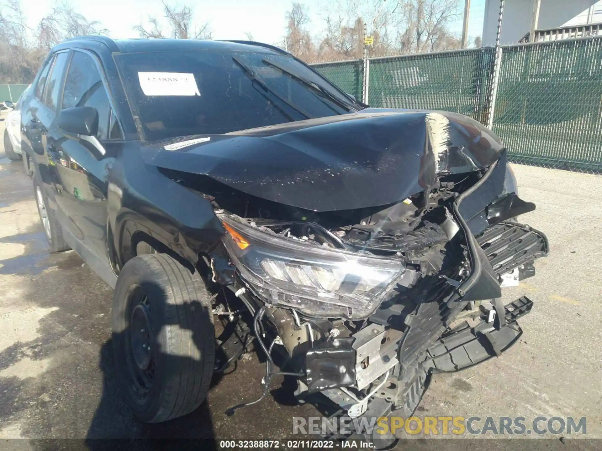 6 Photograph of a damaged car 2T3F1RFV9LW087749 TOYOTA RAV4 2020