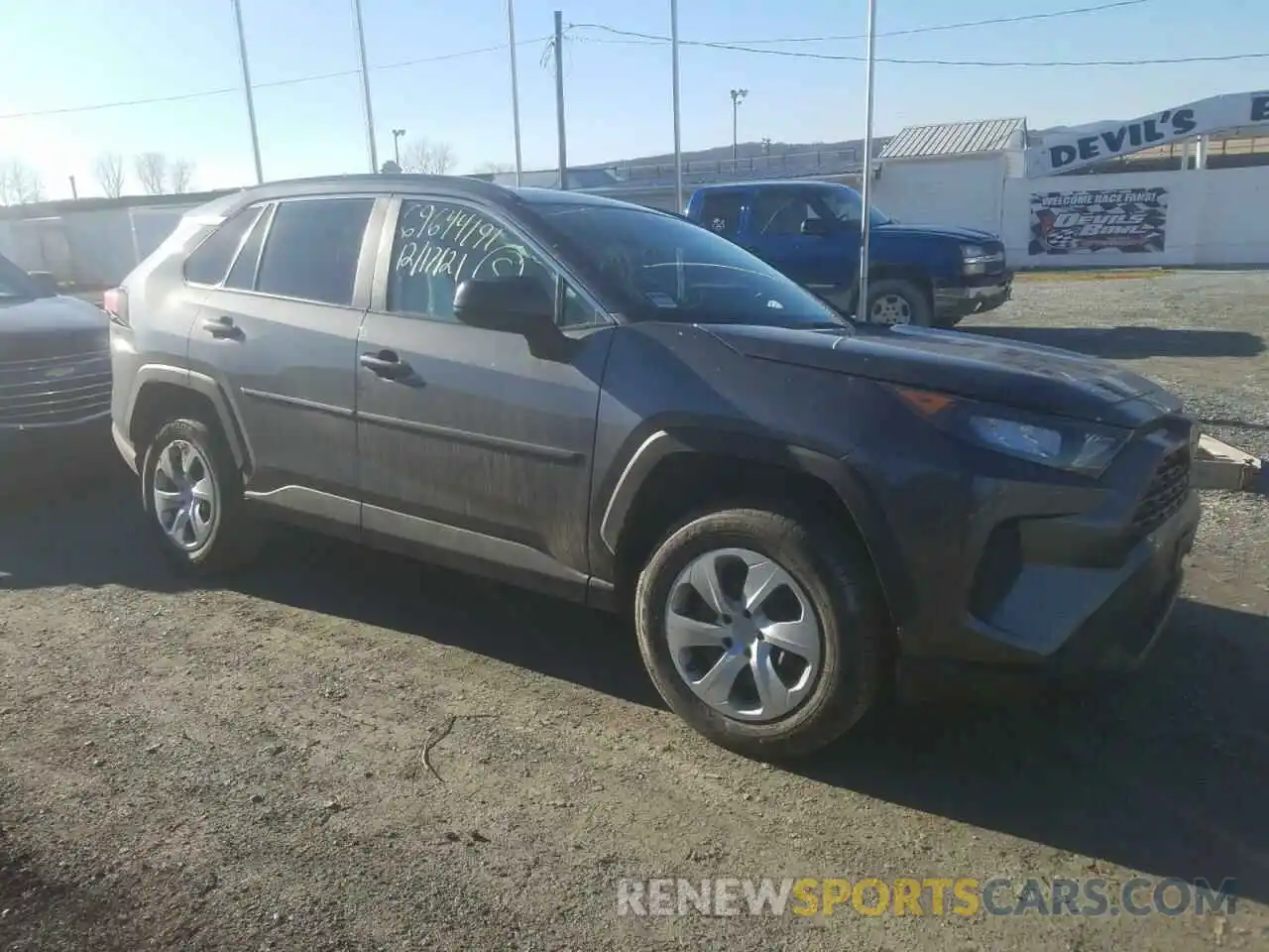 1 Photograph of a damaged car 2T3F1RFV9LW092112 TOYOTA RAV4 2020