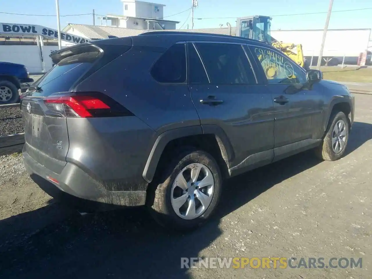 4 Photograph of a damaged car 2T3F1RFV9LW092112 TOYOTA RAV4 2020