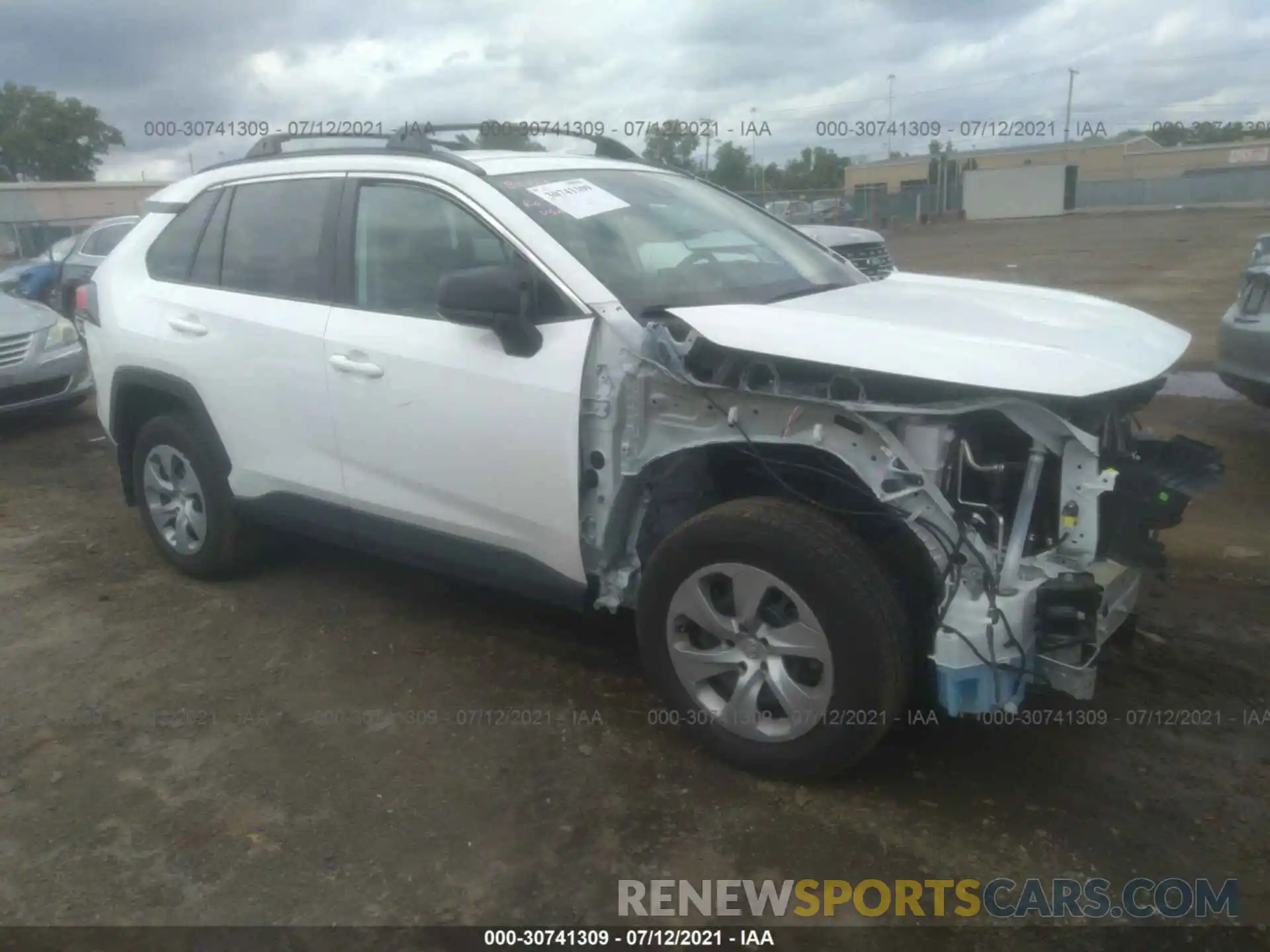 1 Photograph of a damaged car 2T3F1RFVXLC090645 TOYOTA RAV4 2020