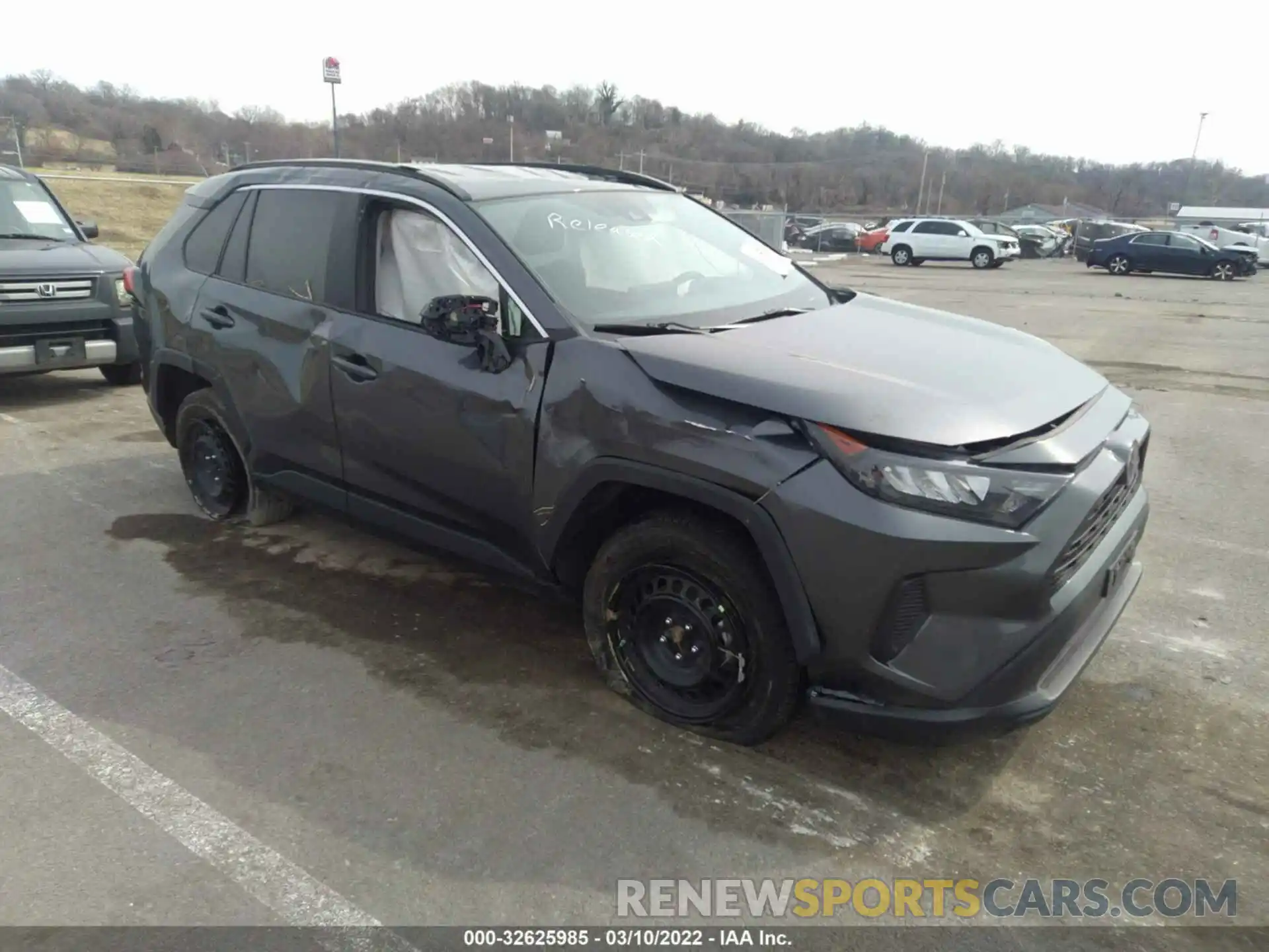 1 Фотография поврежденного автомобиля 2T3F1RFVXLC110053 TOYOTA RAV4 2020