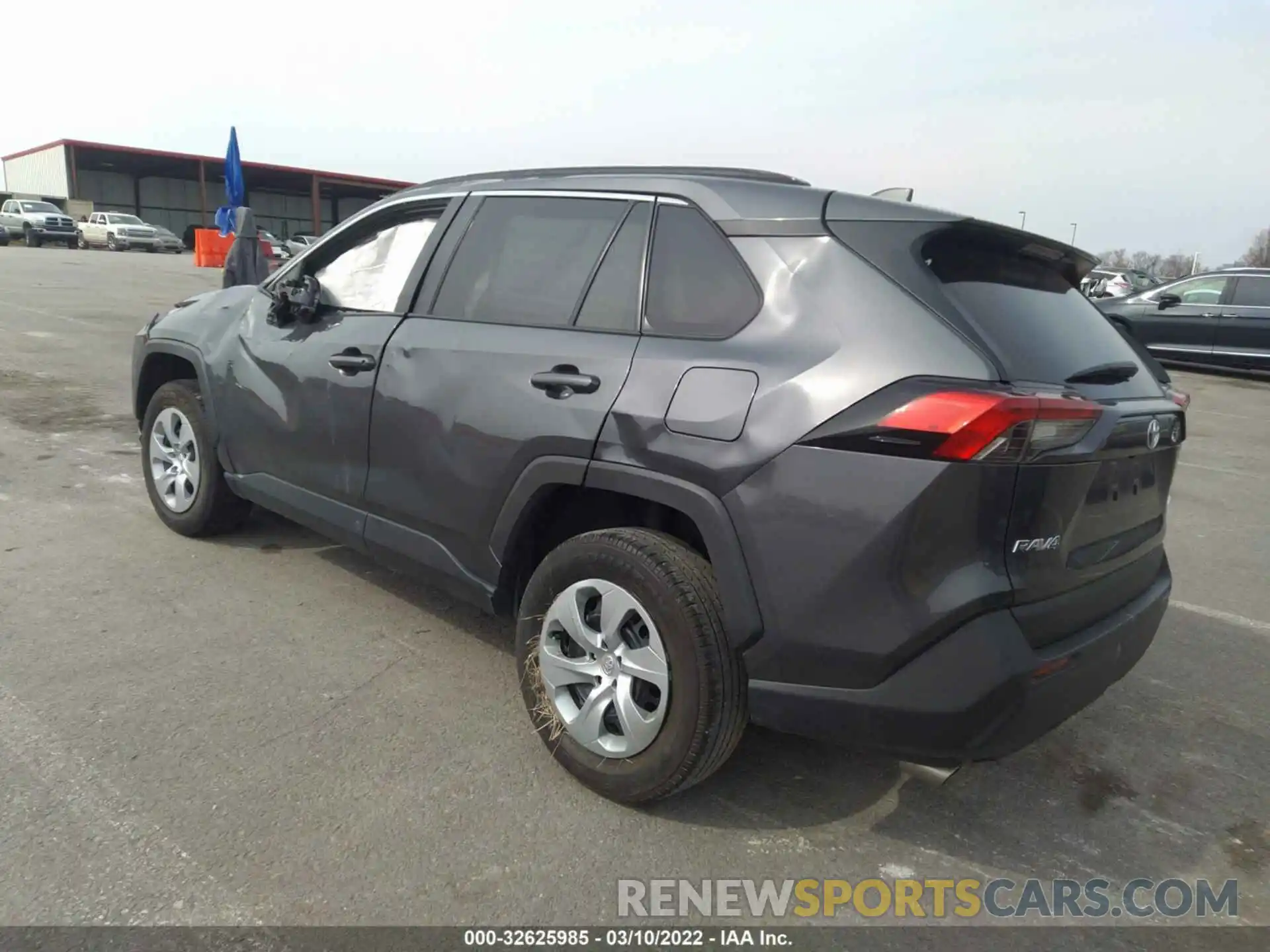 3 Фотография поврежденного автомобиля 2T3F1RFVXLC110053 TOYOTA RAV4 2020