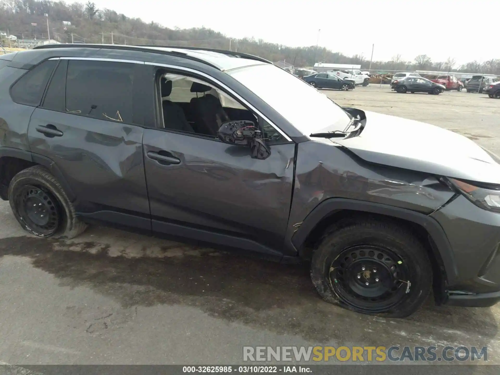 5 Photograph of a damaged car 2T3F1RFVXLC110053 TOYOTA RAV4 2020