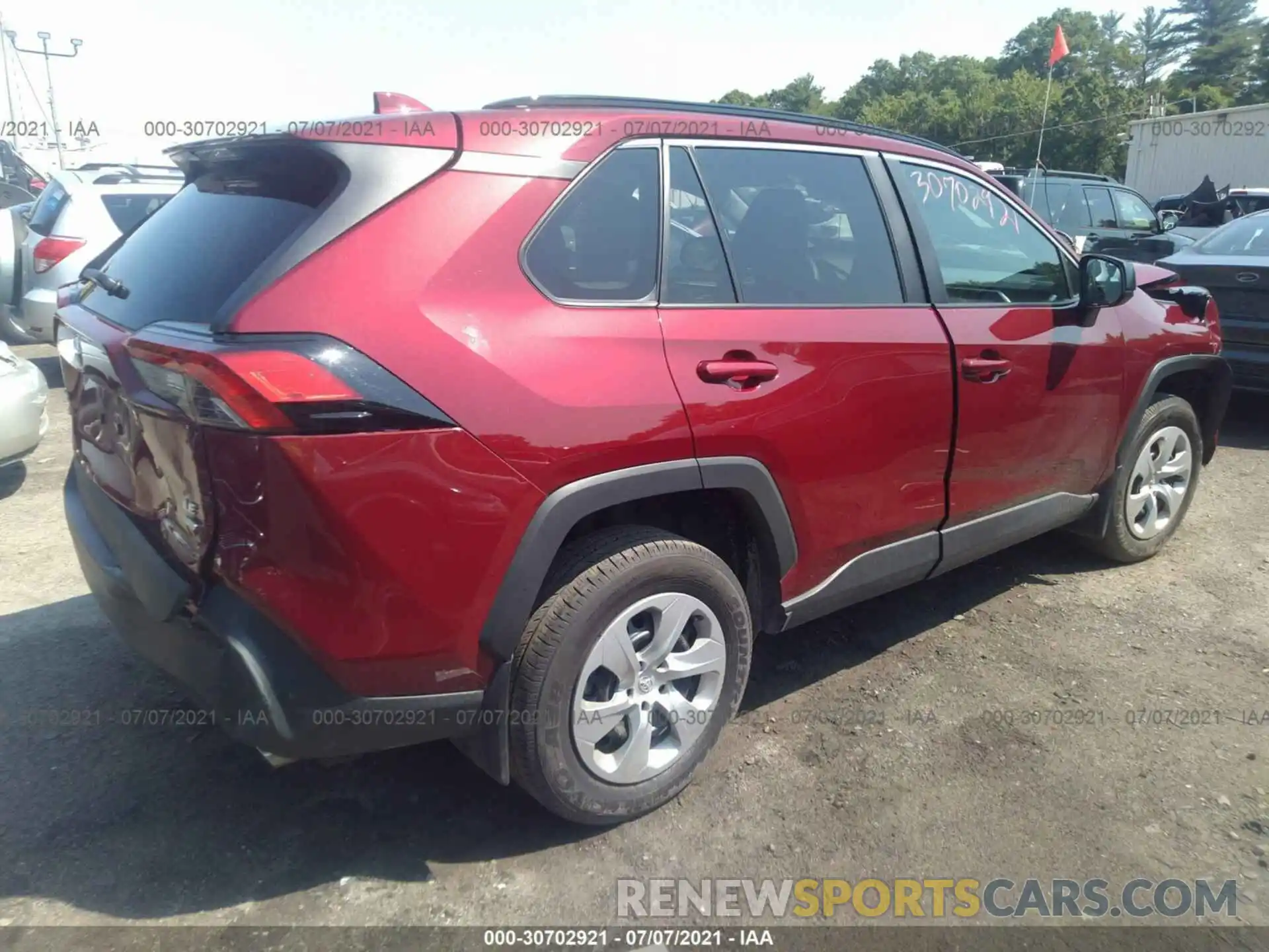 4 Photograph of a damaged car 2T3F1RFVXLC116600 TOYOTA RAV4 2020