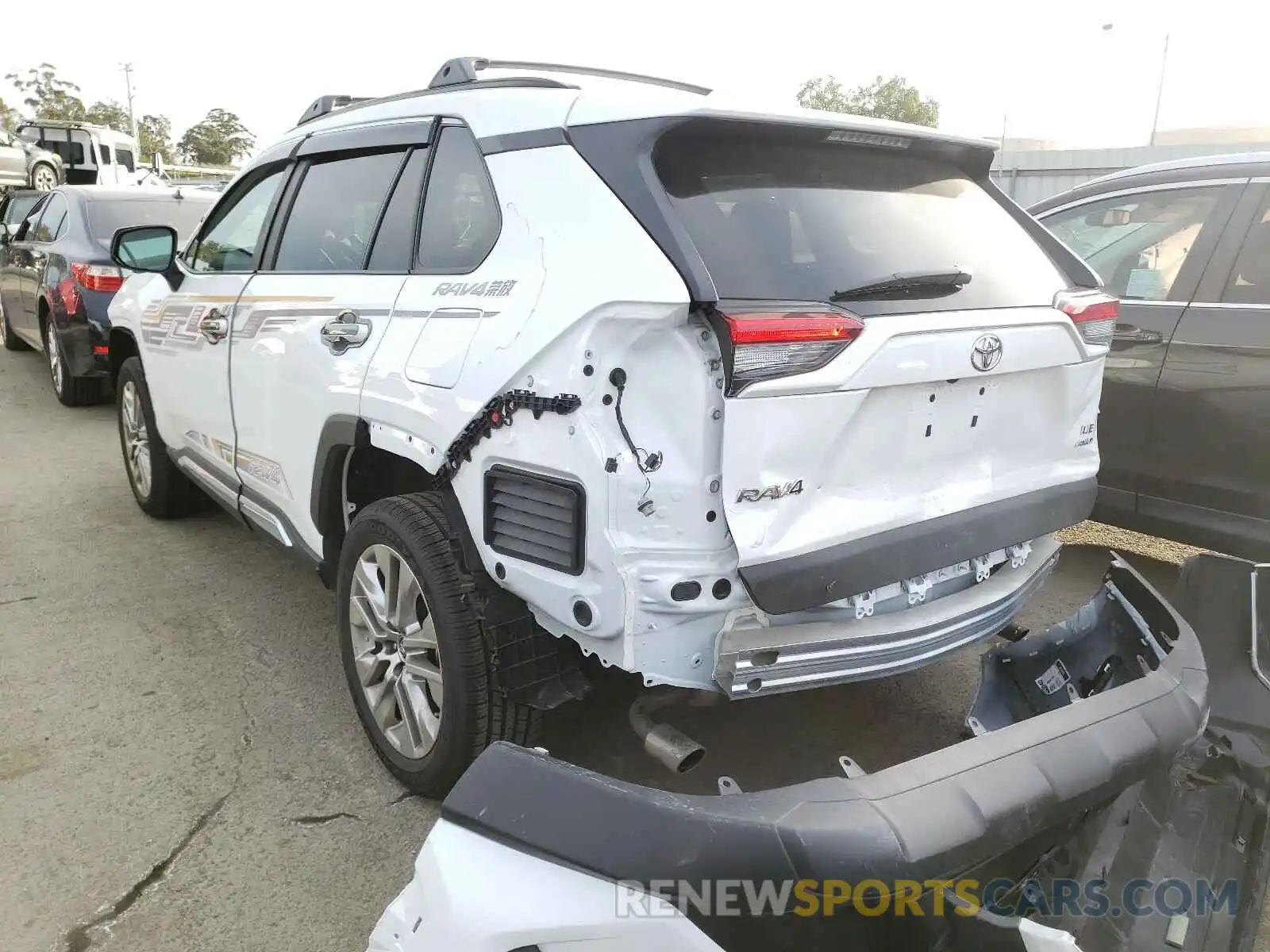 3 Photograph of a damaged car 2T3F1RFVXLC118332 TOYOTA RAV4 2020