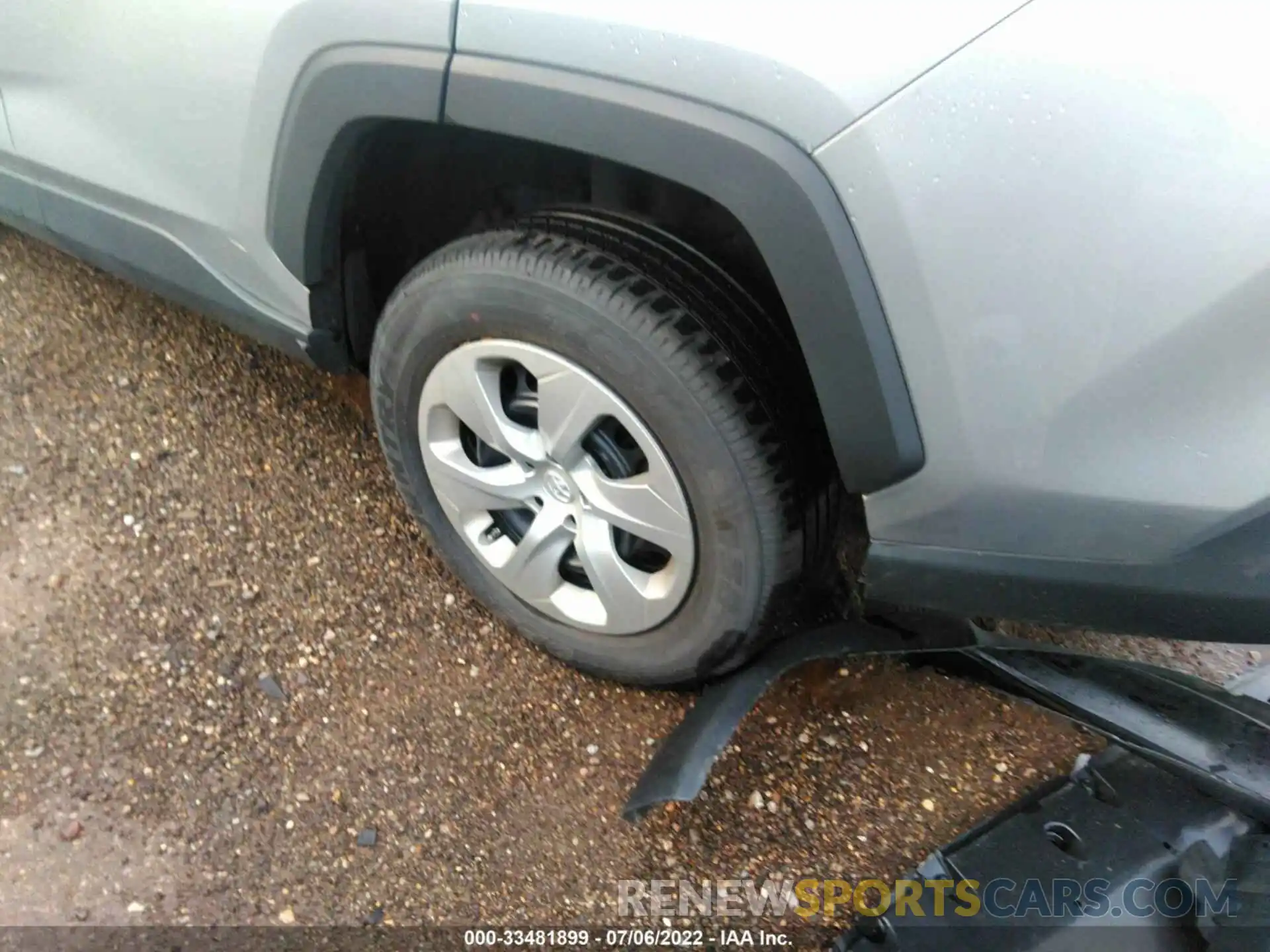 13 Photograph of a damaged car 2T3F1RFVXLC121974 TOYOTA RAV4 2020