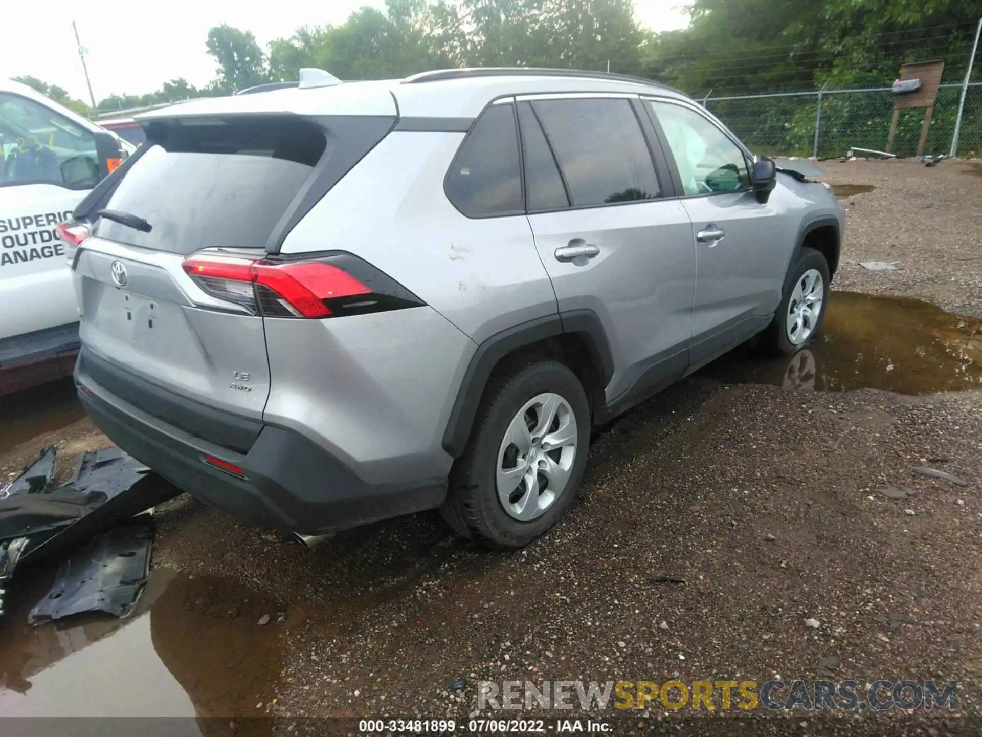 4 Photograph of a damaged car 2T3F1RFVXLC121974 TOYOTA RAV4 2020