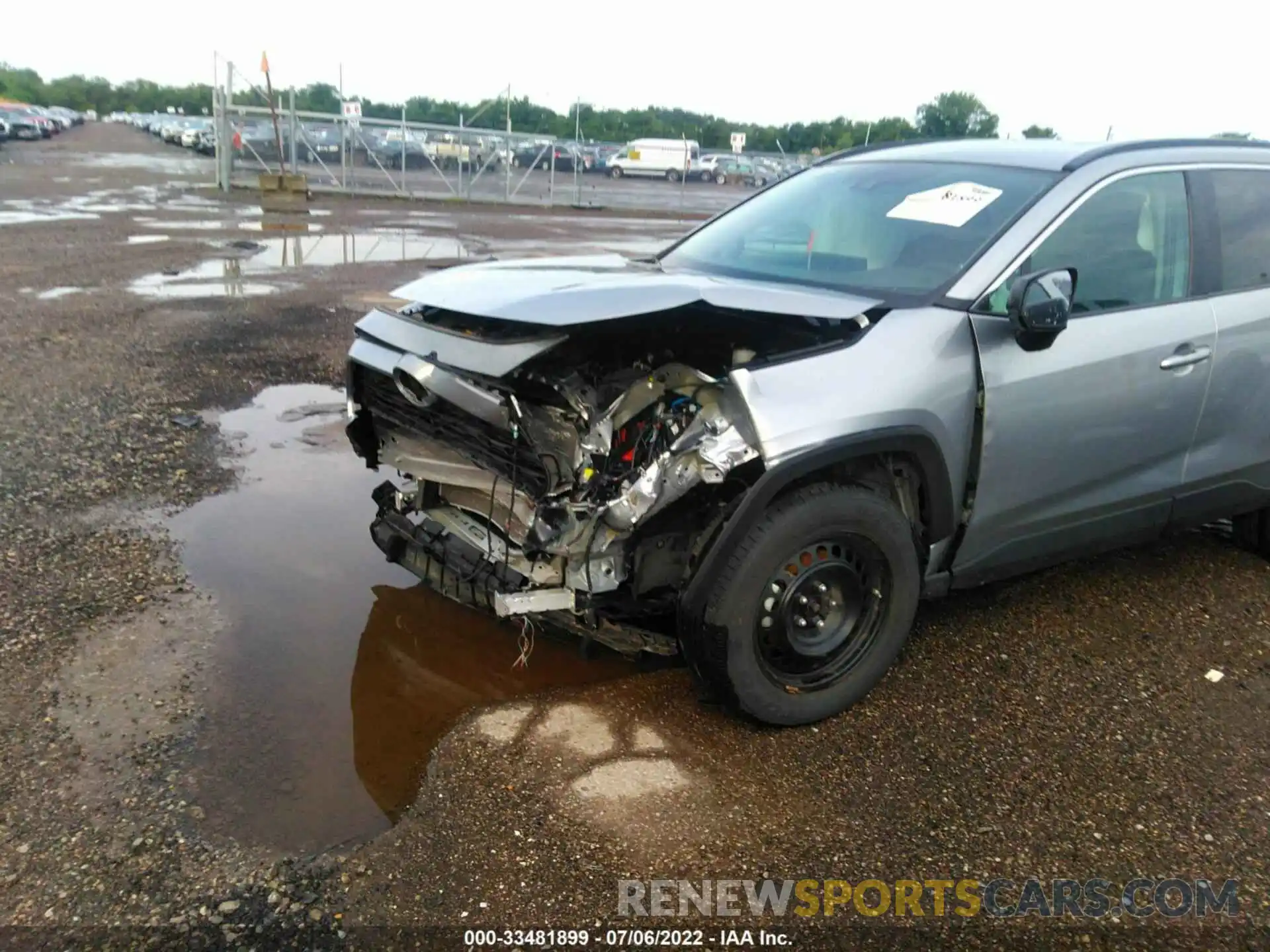 6 Photograph of a damaged car 2T3F1RFVXLC121974 TOYOTA RAV4 2020