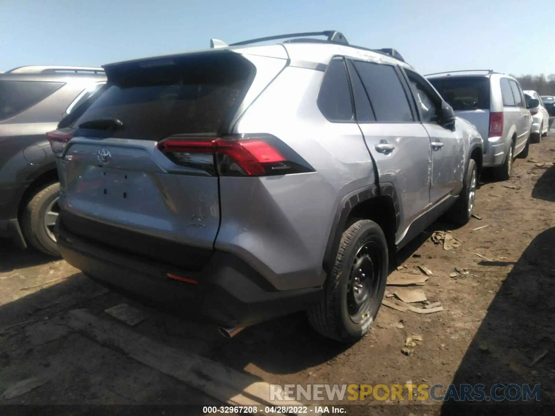 4 Photograph of a damaged car 2T3F1RFVXLW084357 TOYOTA RAV4 2020