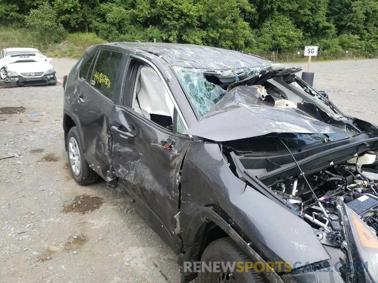 9 Photograph of a damaged car 2T3F1RFVXLW100864 TOYOTA RAV4 2020