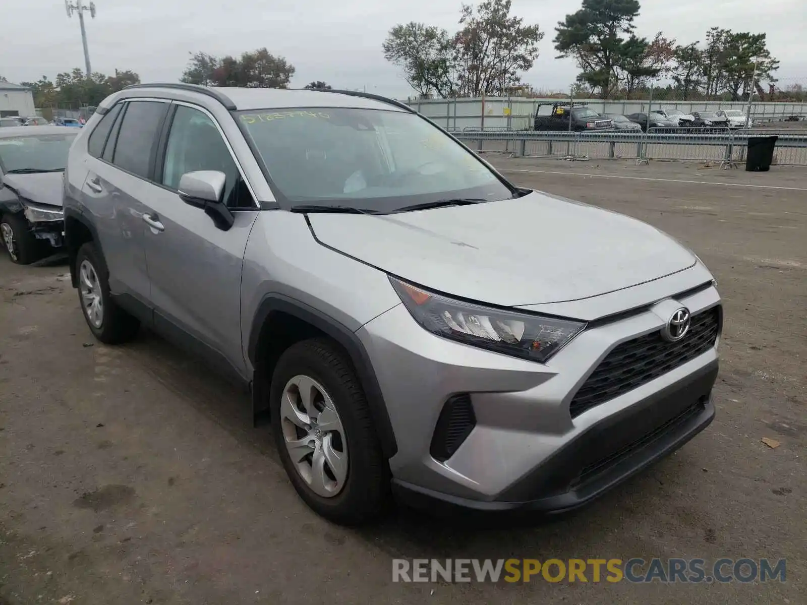 1 Photograph of a damaged car 2T3G1RFV0LC079870 TOYOTA RAV4 2020