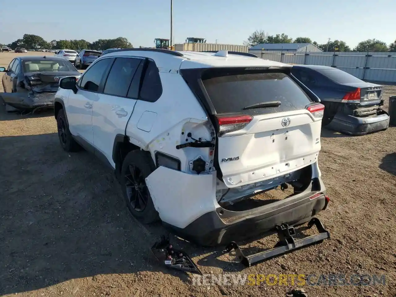 3 Photograph of a damaged car 2T3G1RFV0LC112303 TOYOTA RAV4 2020