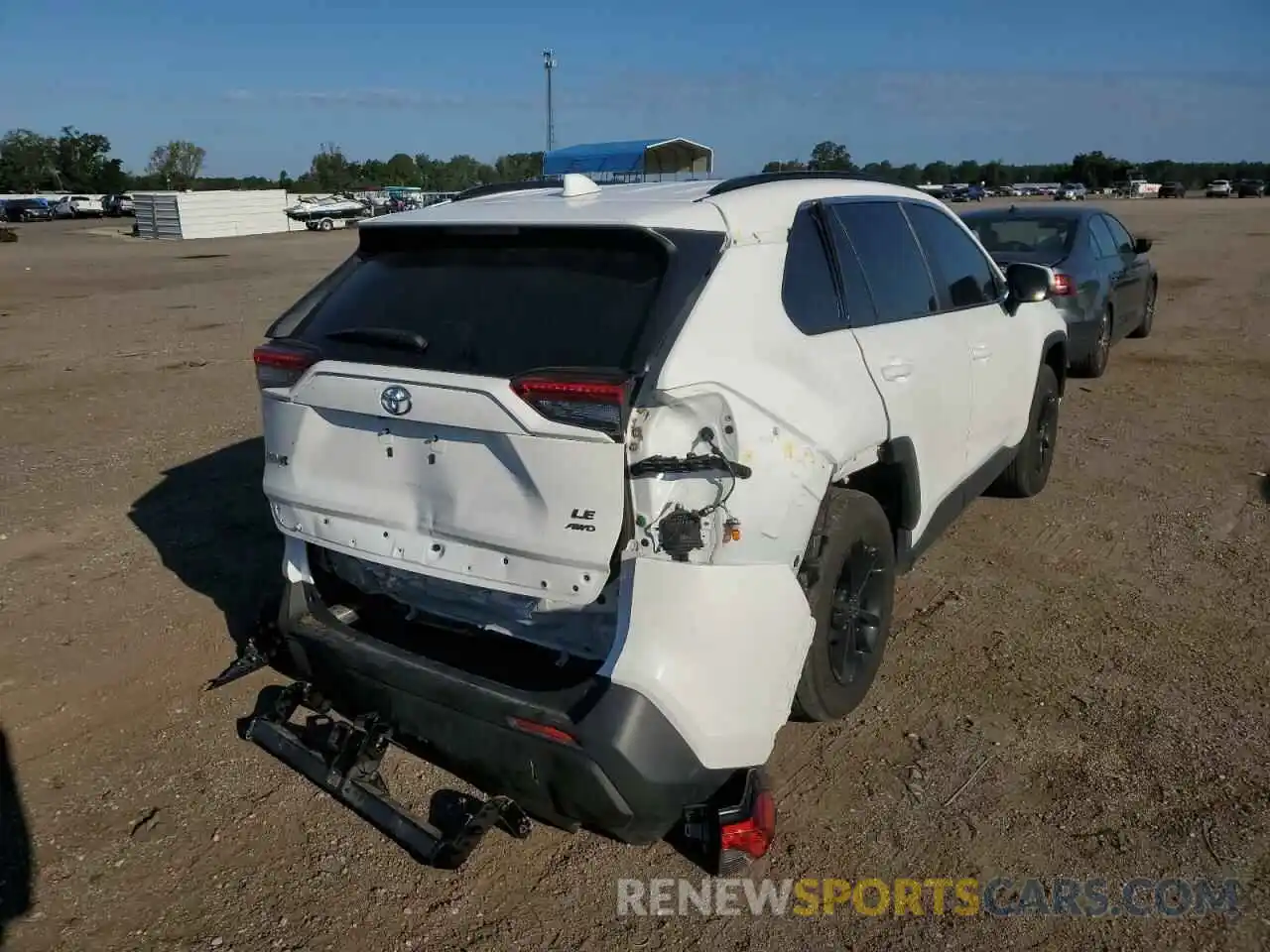 4 Photograph of a damaged car 2T3G1RFV0LC112303 TOYOTA RAV4 2020