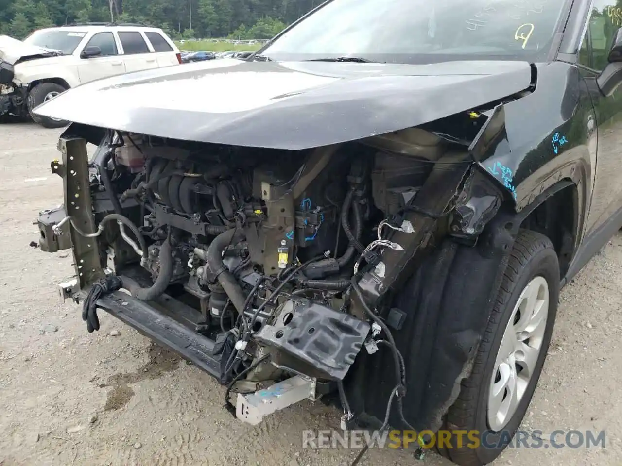 9 Photograph of a damaged car 2T3G1RFV0LW084260 TOYOTA RAV4 2020