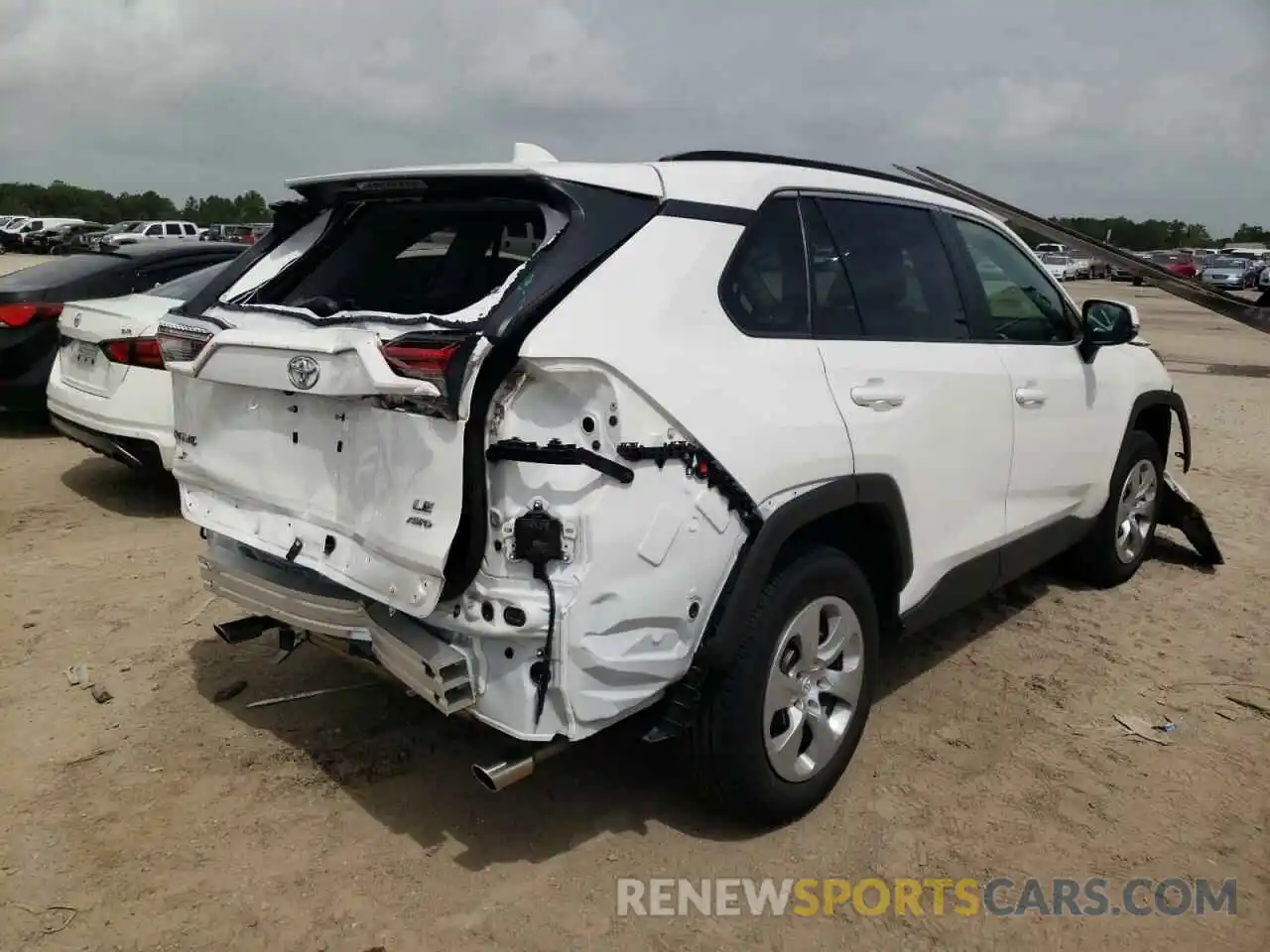 4 Photograph of a damaged car 2T3G1RFV0LW085151 TOYOTA RAV4 2020