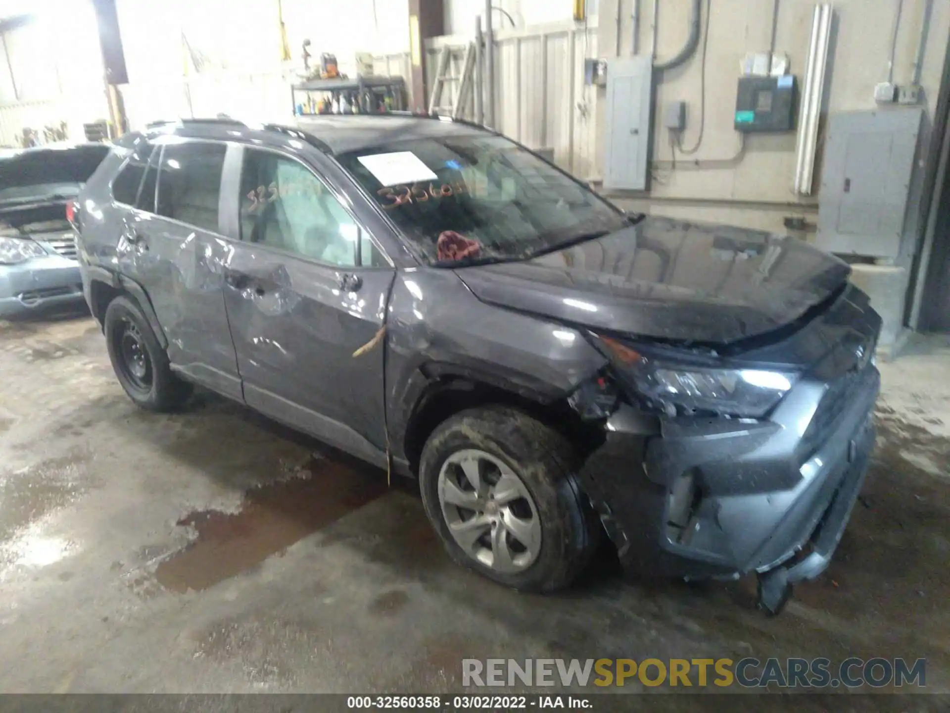 1 Photograph of a damaged car 2T3G1RFV0LW104782 TOYOTA RAV4 2020