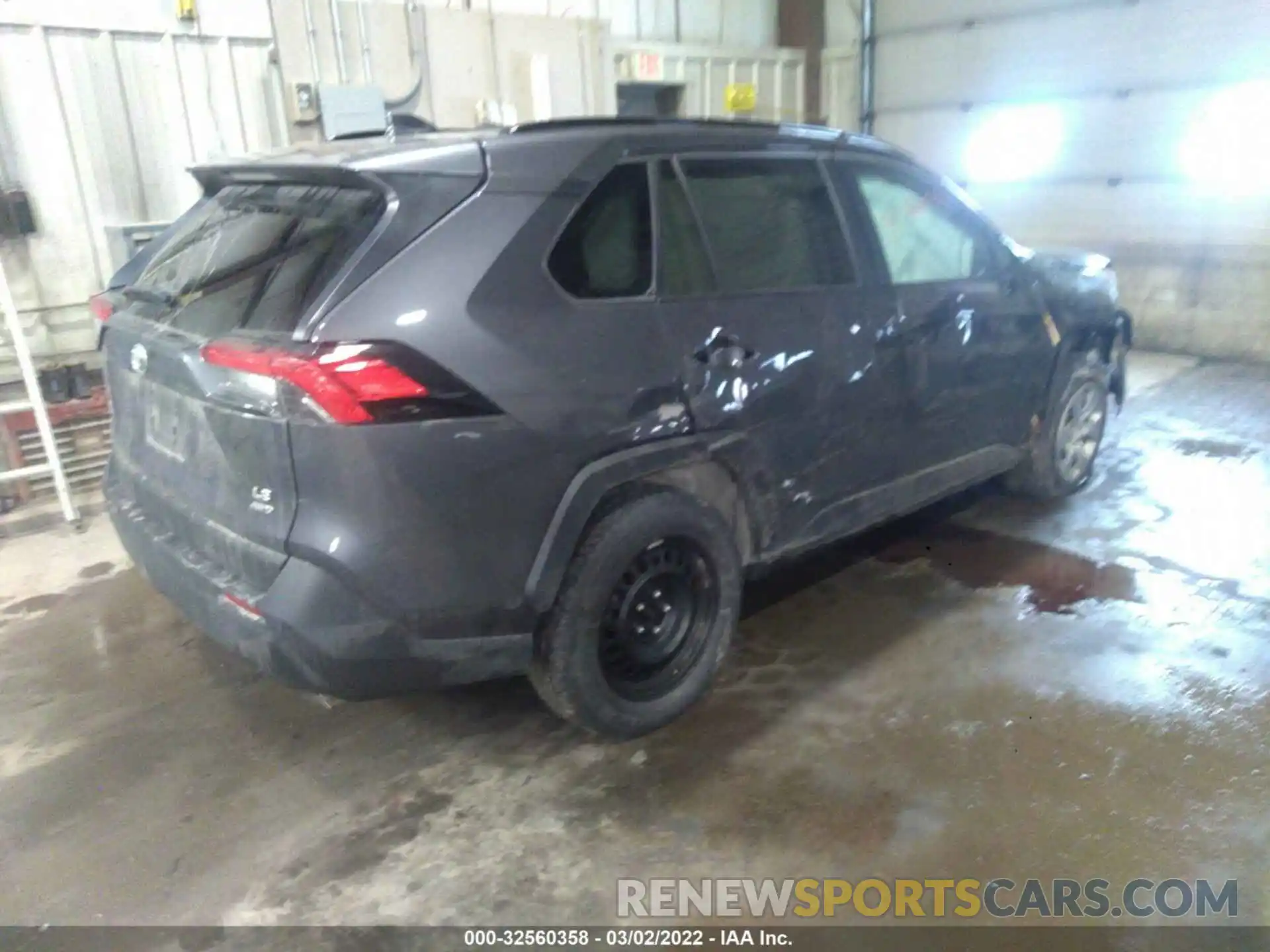 4 Photograph of a damaged car 2T3G1RFV0LW104782 TOYOTA RAV4 2020