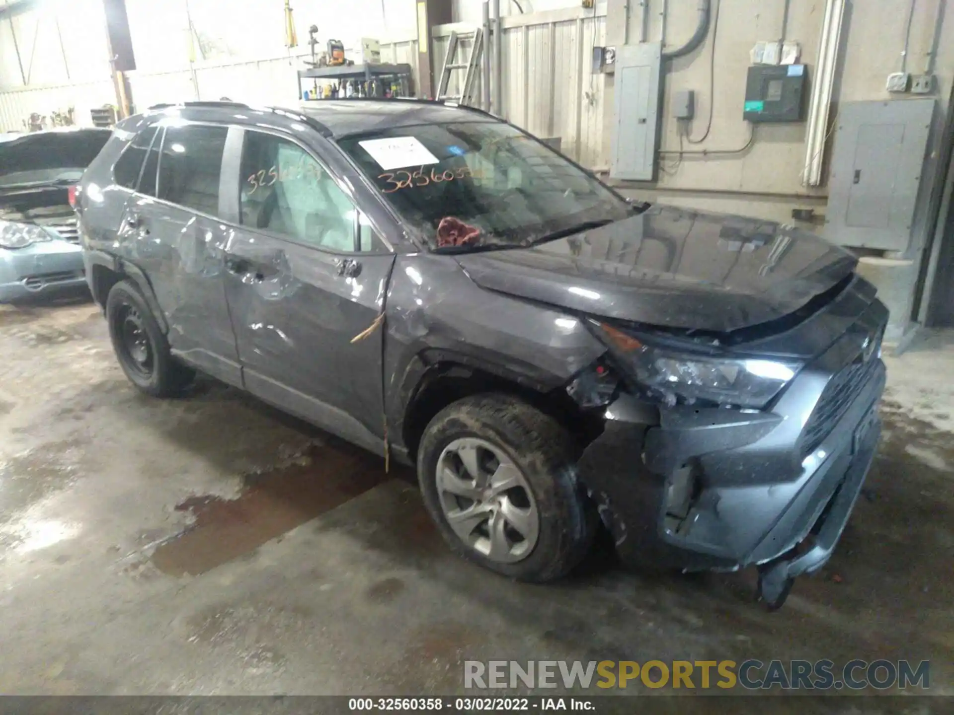 6 Photograph of a damaged car 2T3G1RFV0LW104782 TOYOTA RAV4 2020