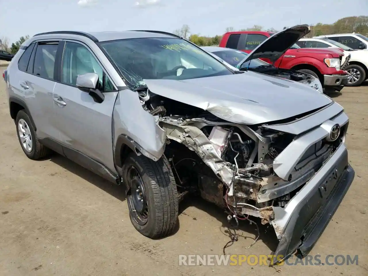 1 Photograph of a damaged car 2T3G1RFV0LW108167 TOYOTA RAV4 2020