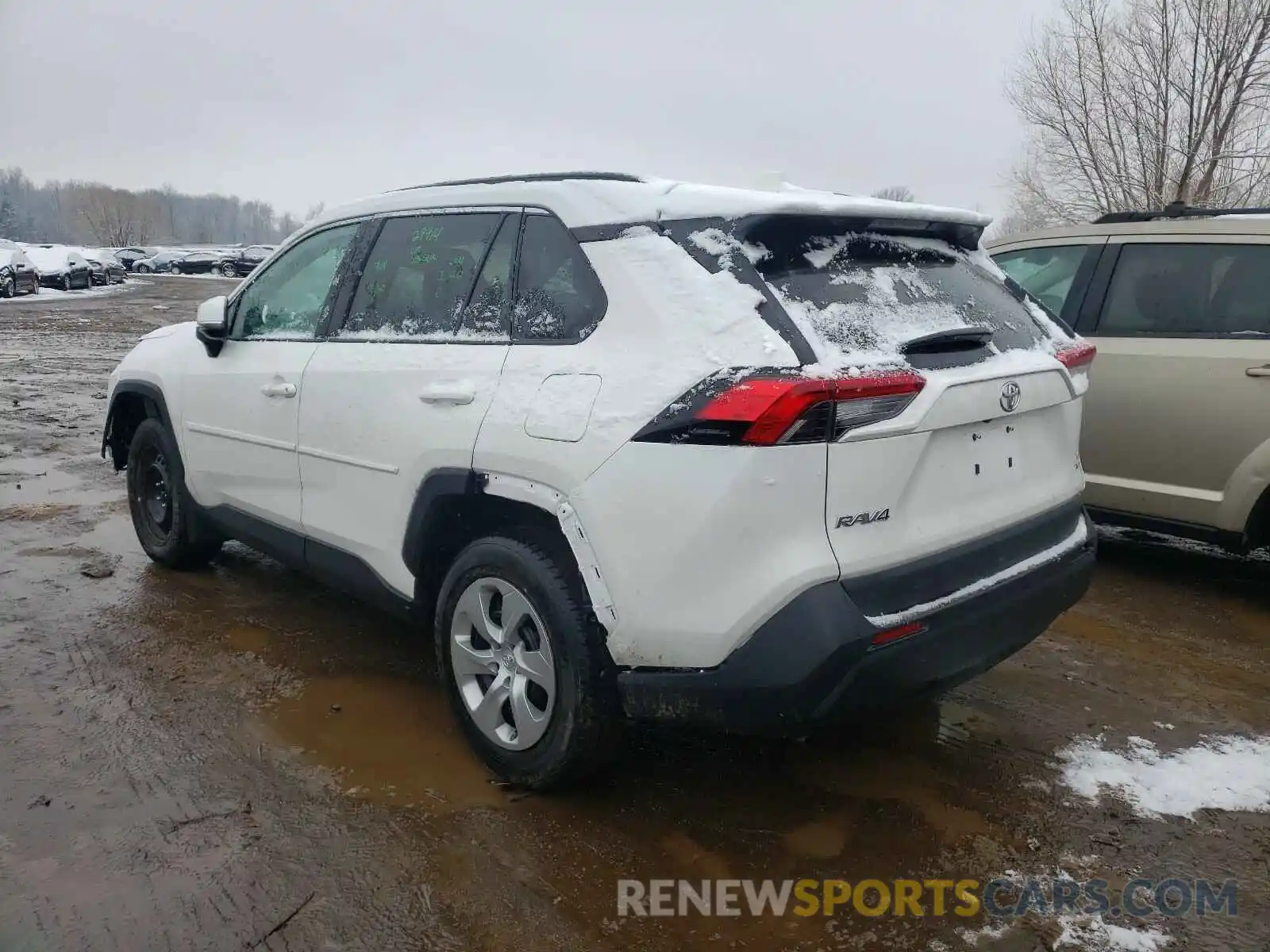 3 Photograph of a damaged car 2T3G1RFV0LW135644 TOYOTA RAV4 2020