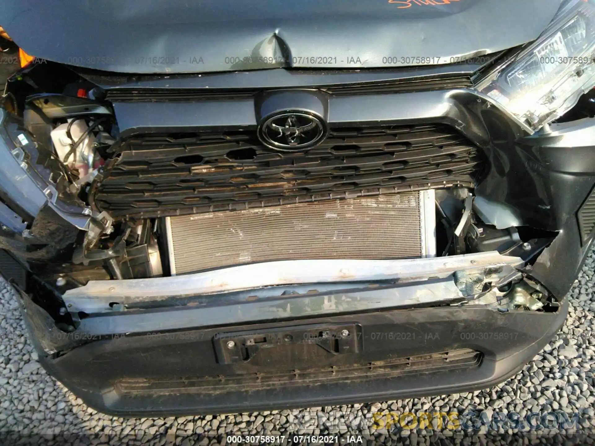 6 Photograph of a damaged car 2T3G1RFV1LC063452 TOYOTA RAV4 2020