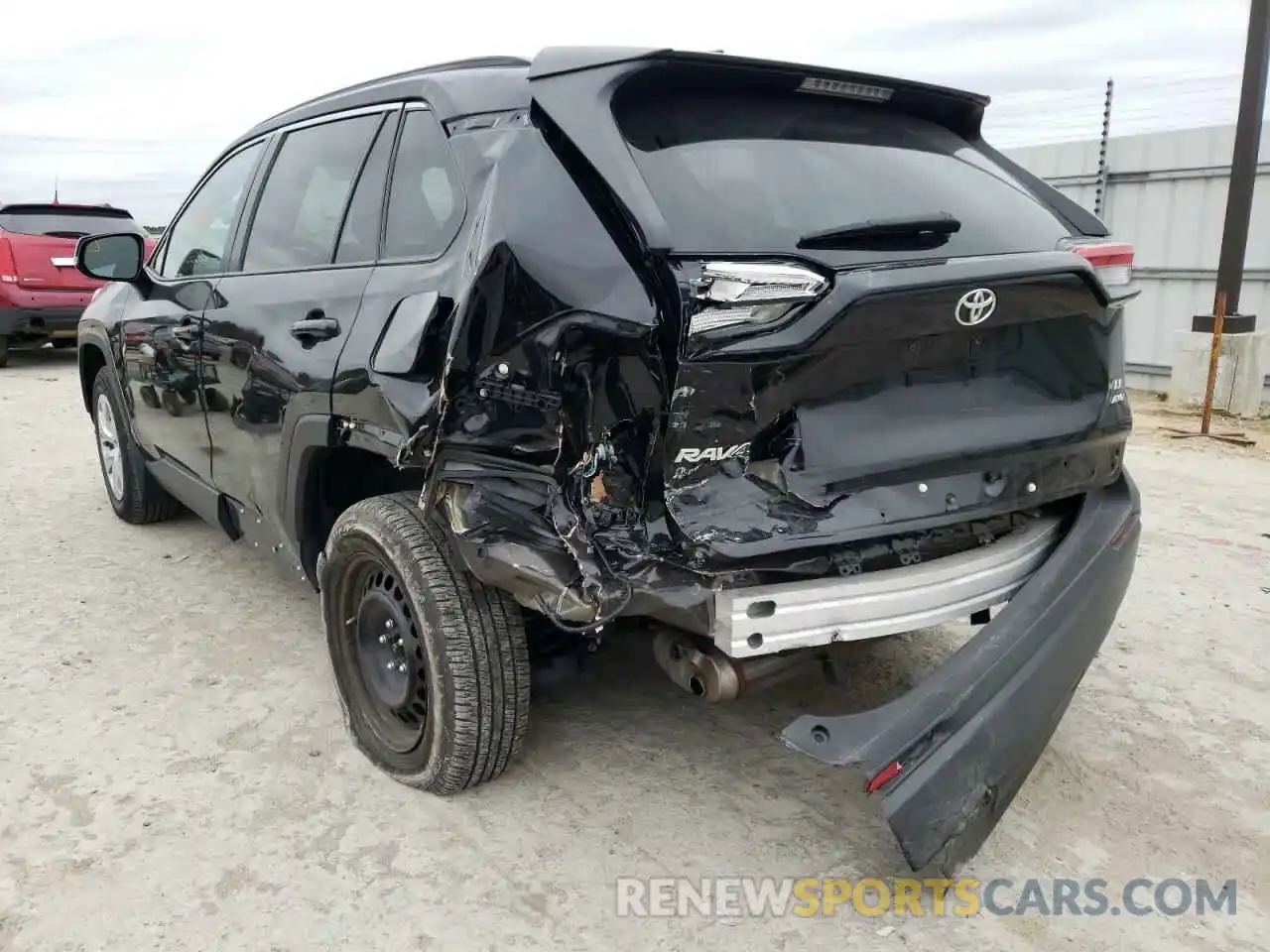 3 Photograph of a damaged car 2T3G1RFV1LW091752 TOYOTA RAV4 2020