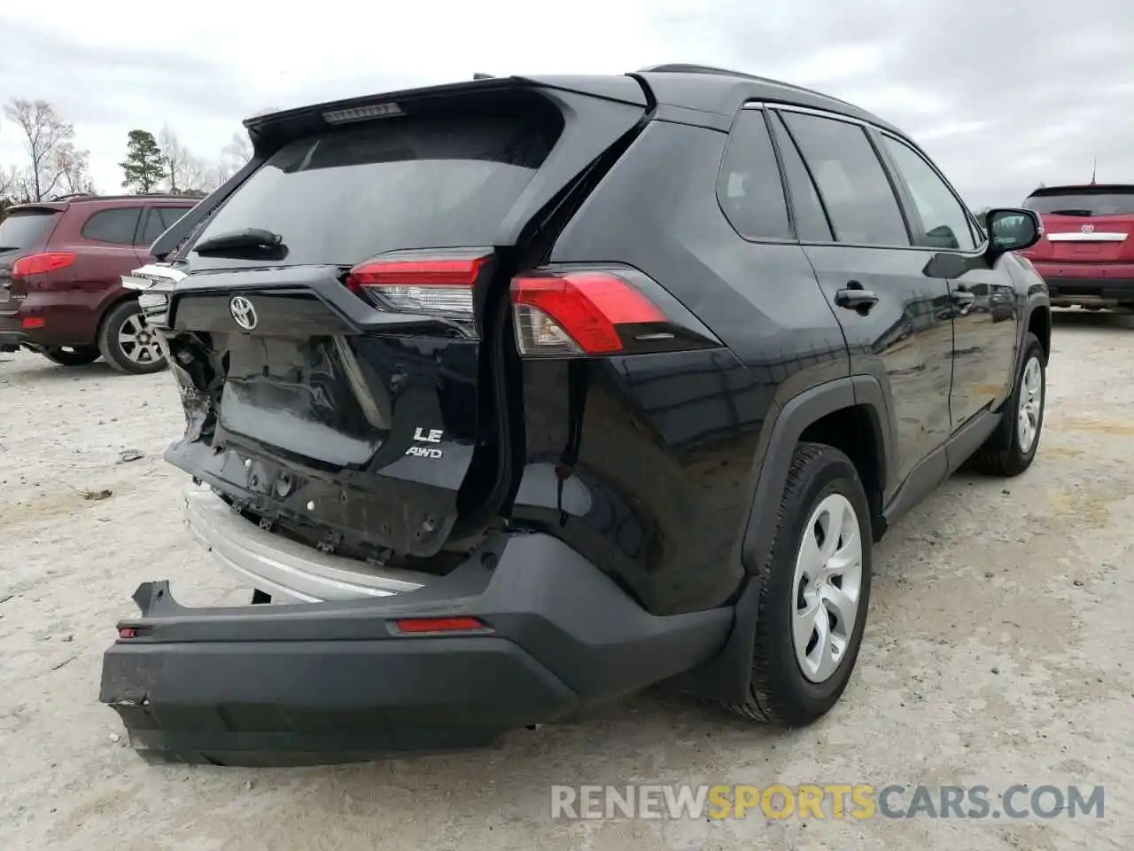 4 Photograph of a damaged car 2T3G1RFV1LW091752 TOYOTA RAV4 2020