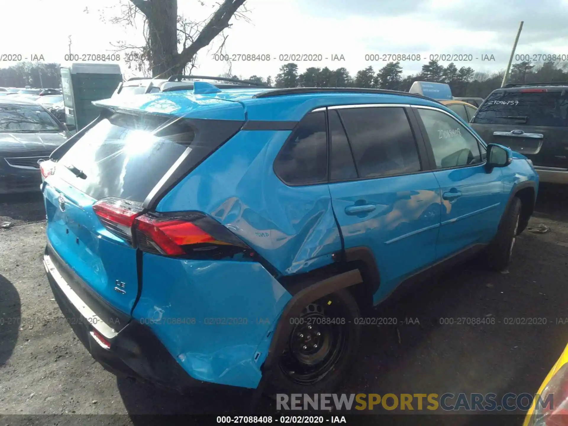 4 Photograph of a damaged car 2T3G1RFV1LW099382 TOYOTA RAV4 2020