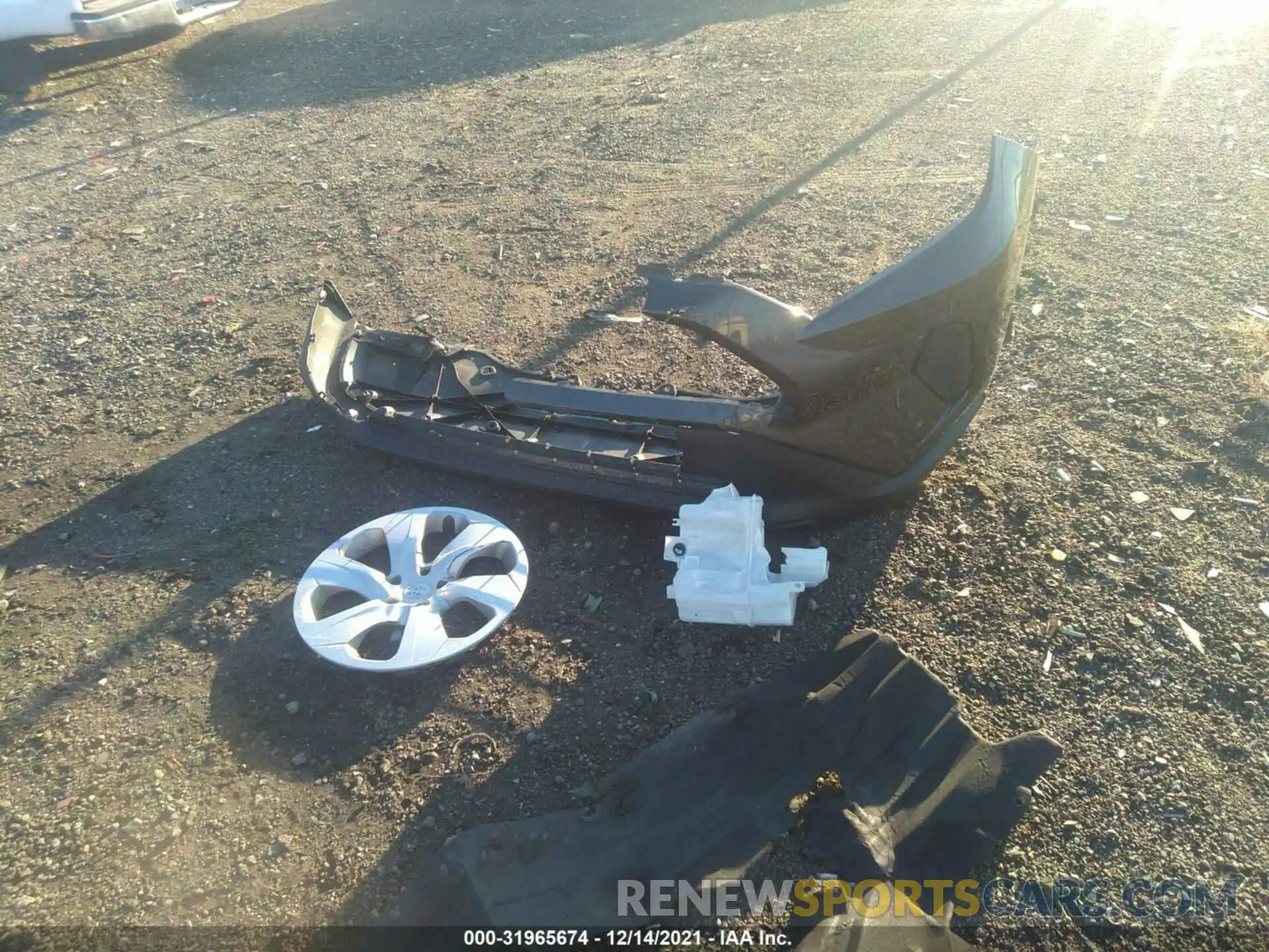 12 Photograph of a damaged car 2T3G1RFV1LW120179 TOYOTA RAV4 2020