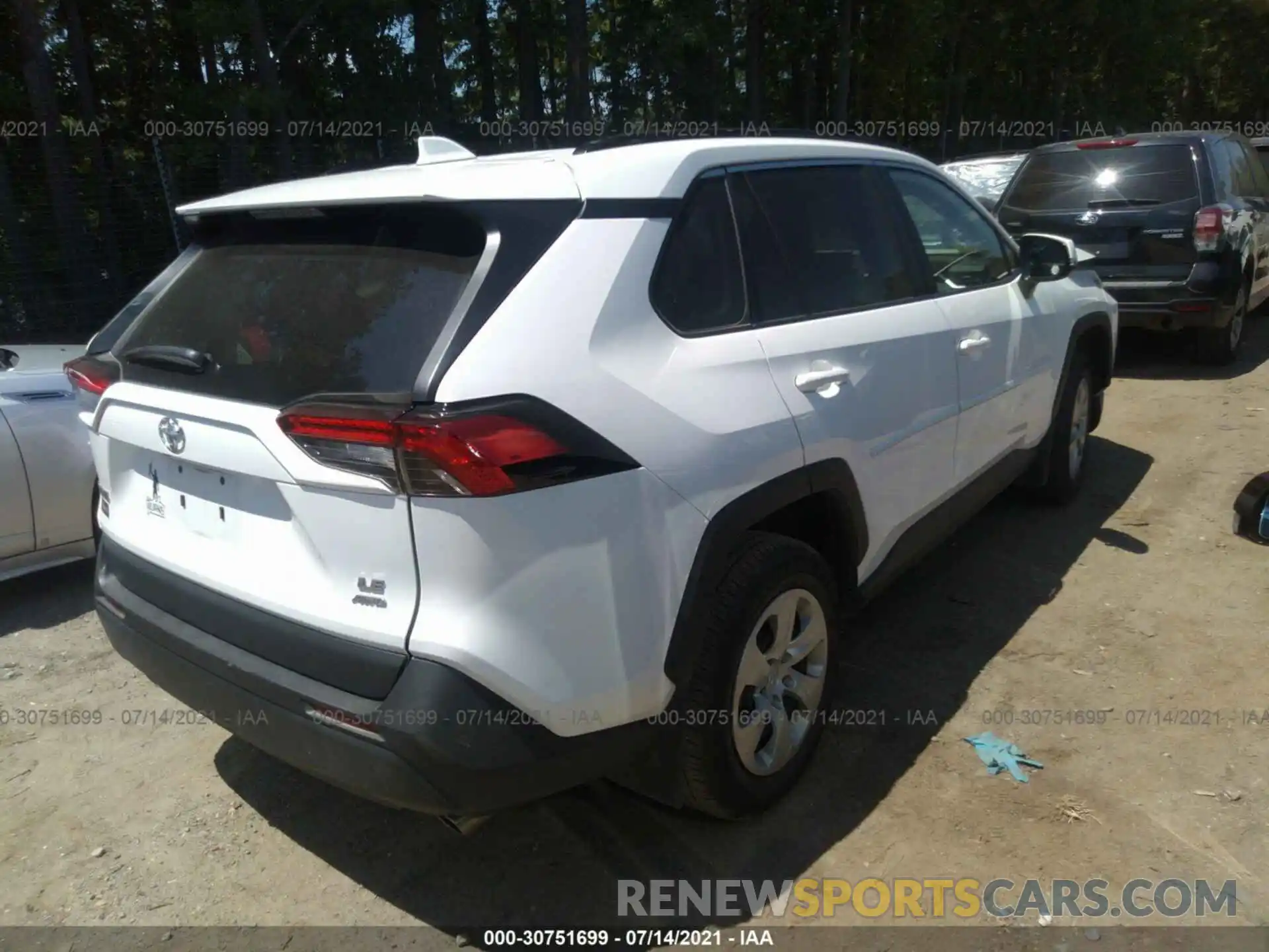 4 Photograph of a damaged car 2T3G1RFV2LW091730 TOYOTA RAV4 2020