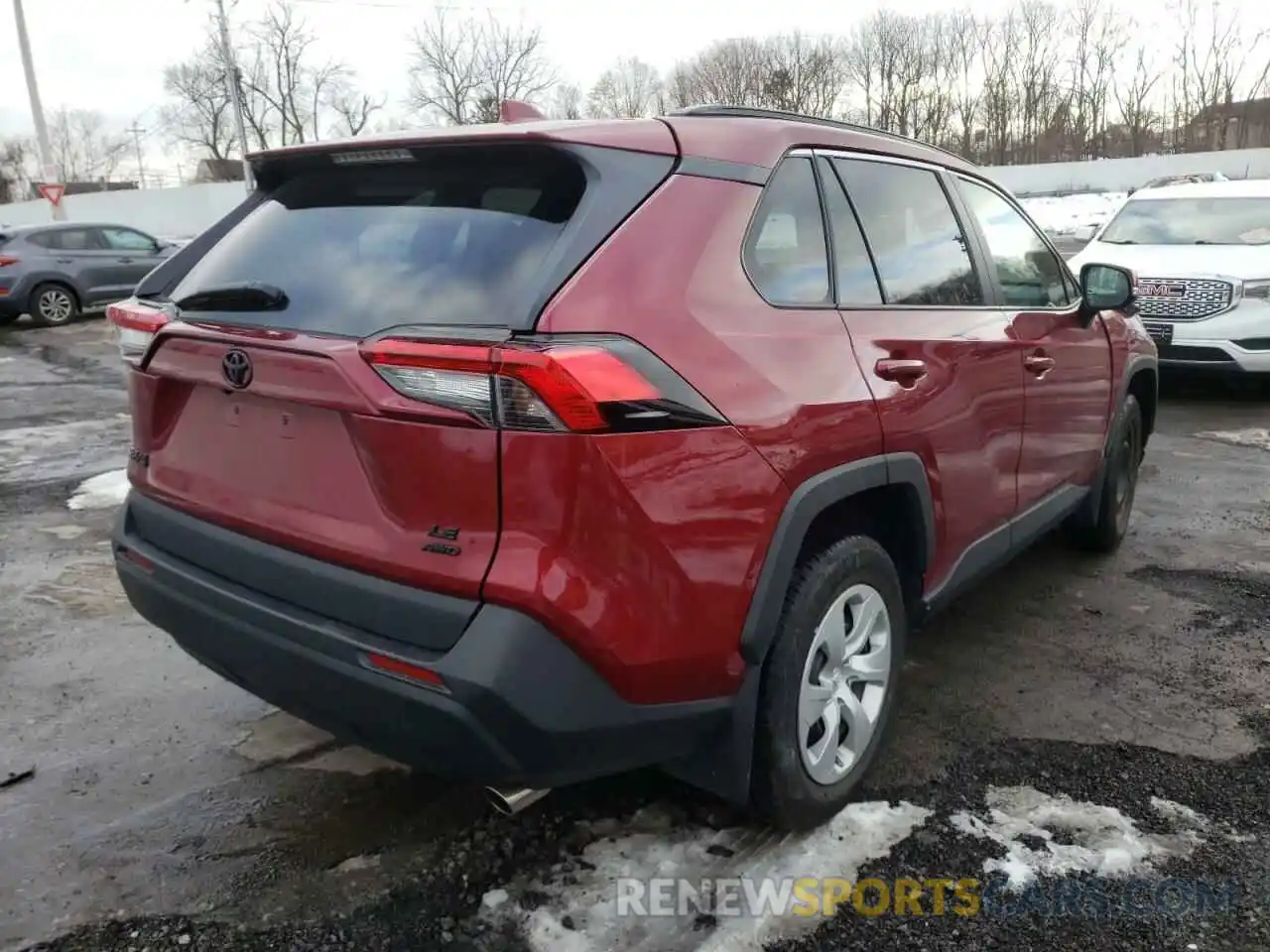 4 Photograph of a damaged car 2T3G1RFV2LW130171 TOYOTA RAV4 2020