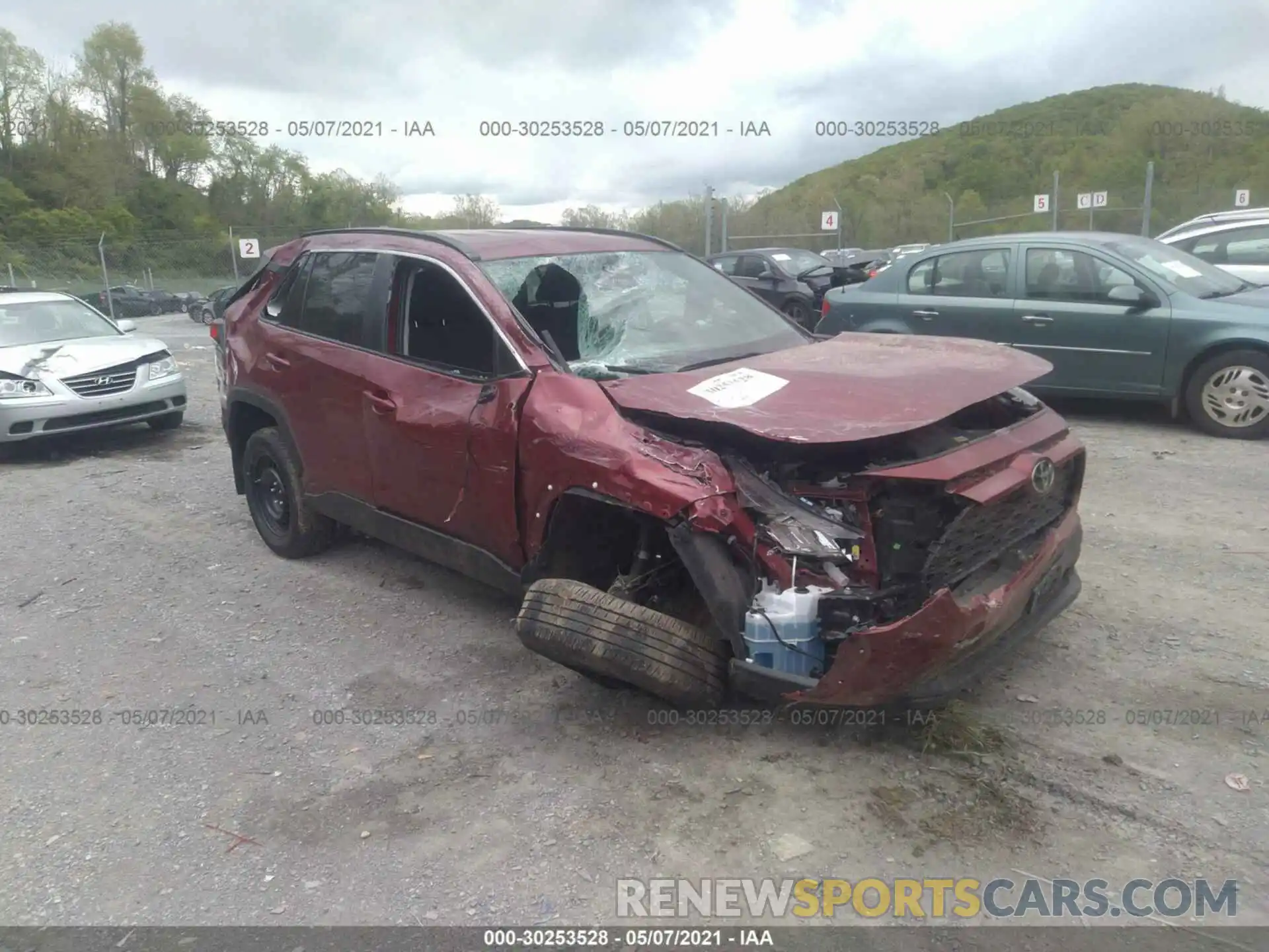 1 Photograph of a damaged car 2T3G1RFV2LW136374 TOYOTA RAV4 2020