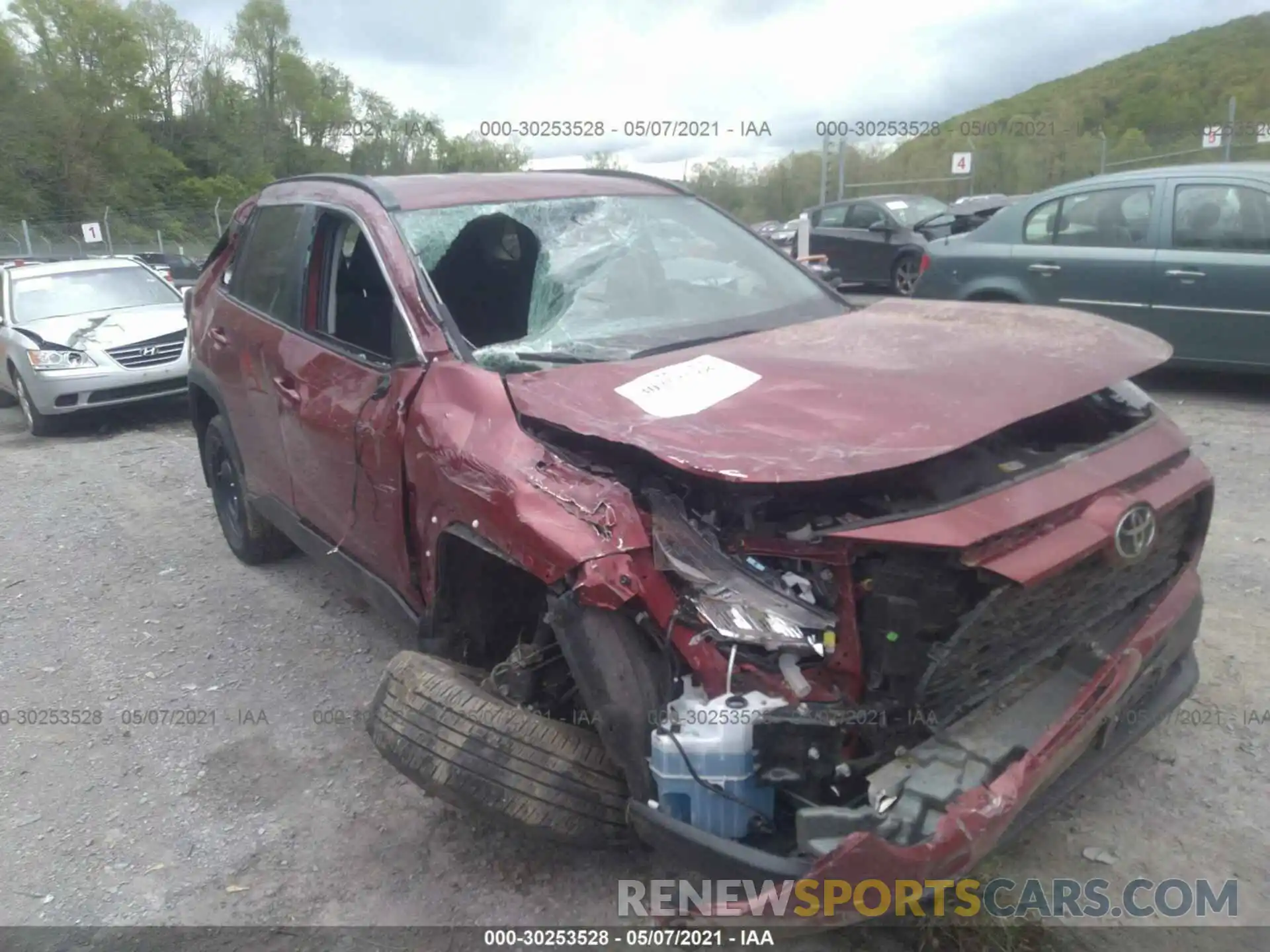 6 Photograph of a damaged car 2T3G1RFV2LW136374 TOYOTA RAV4 2020