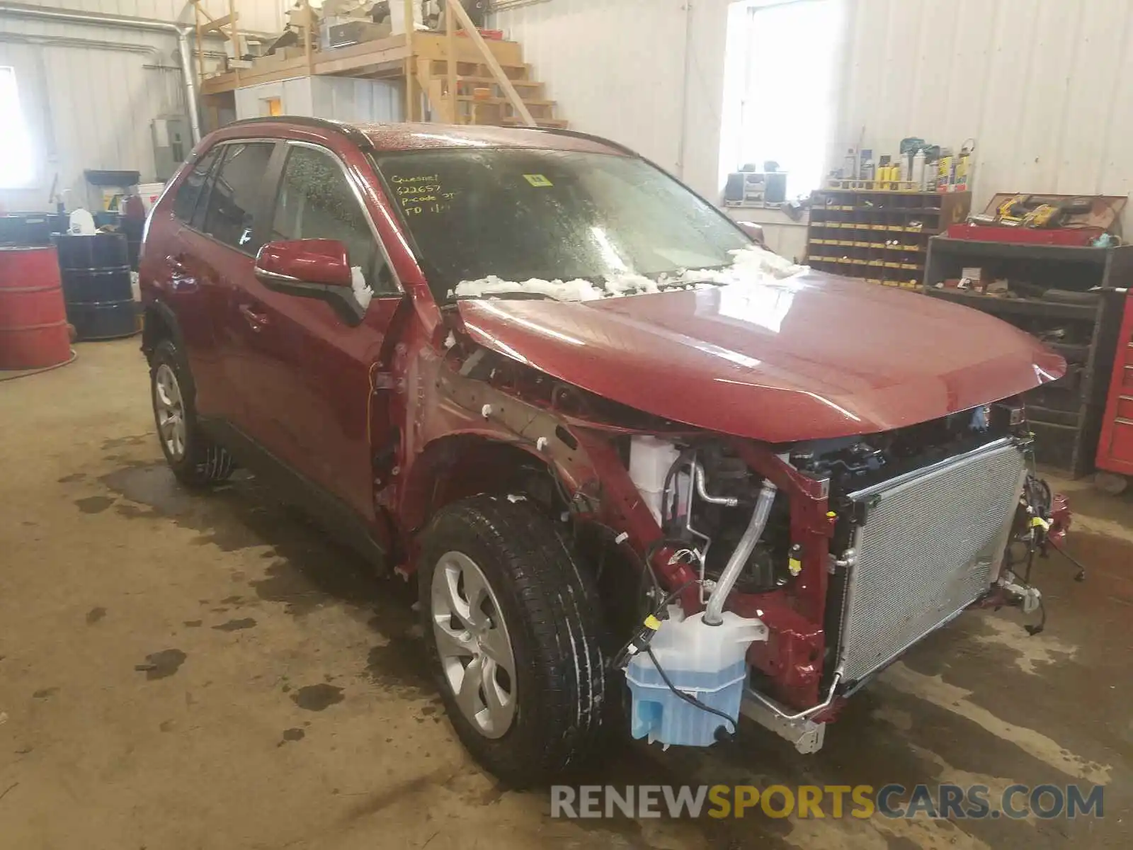 1 Photograph of a damaged car 2T3G1RFV3LC140533 TOYOTA RAV4 2020