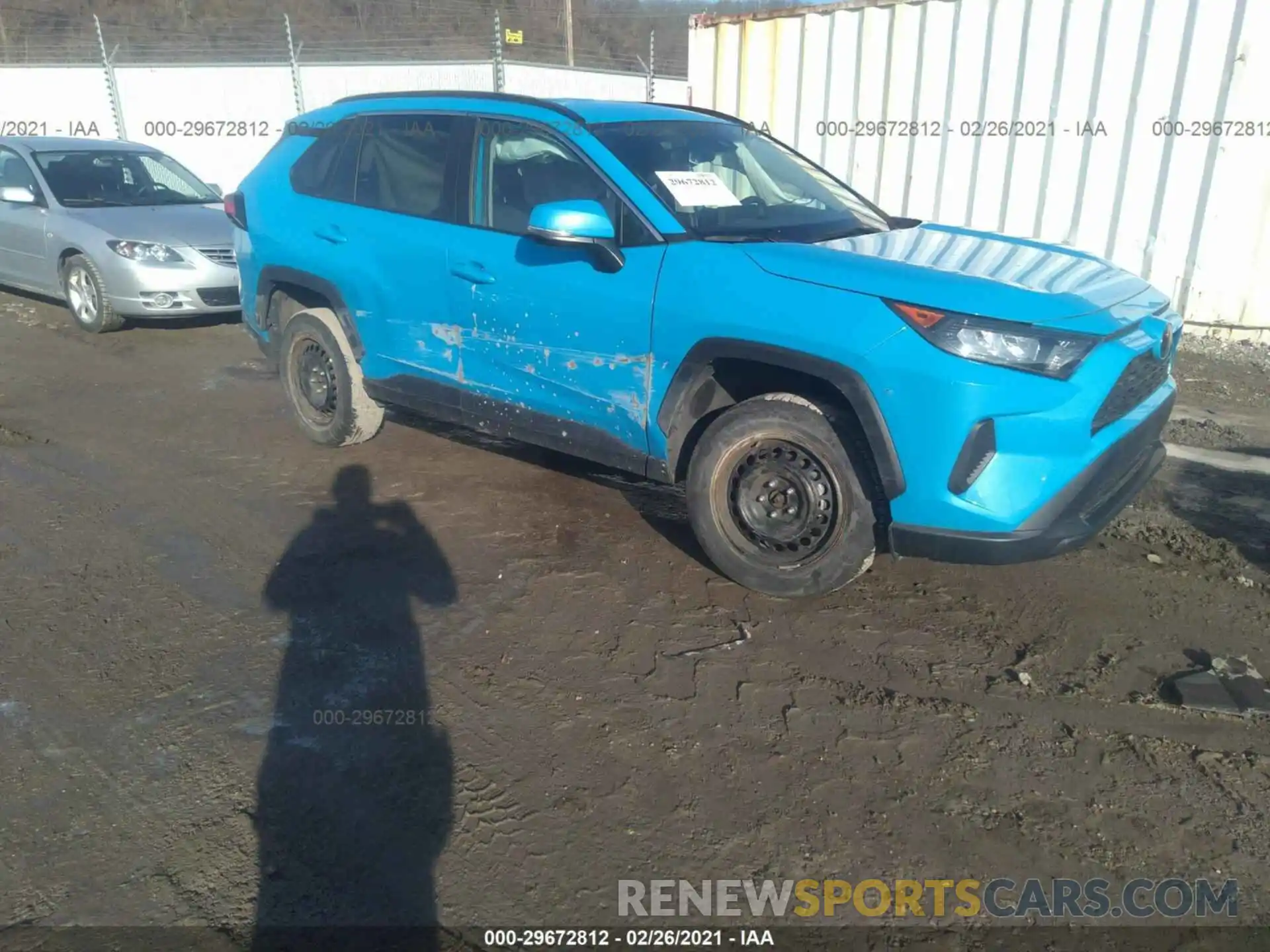 1 Photograph of a damaged car 2T3G1RFV3LW090022 TOYOTA RAV4 2020