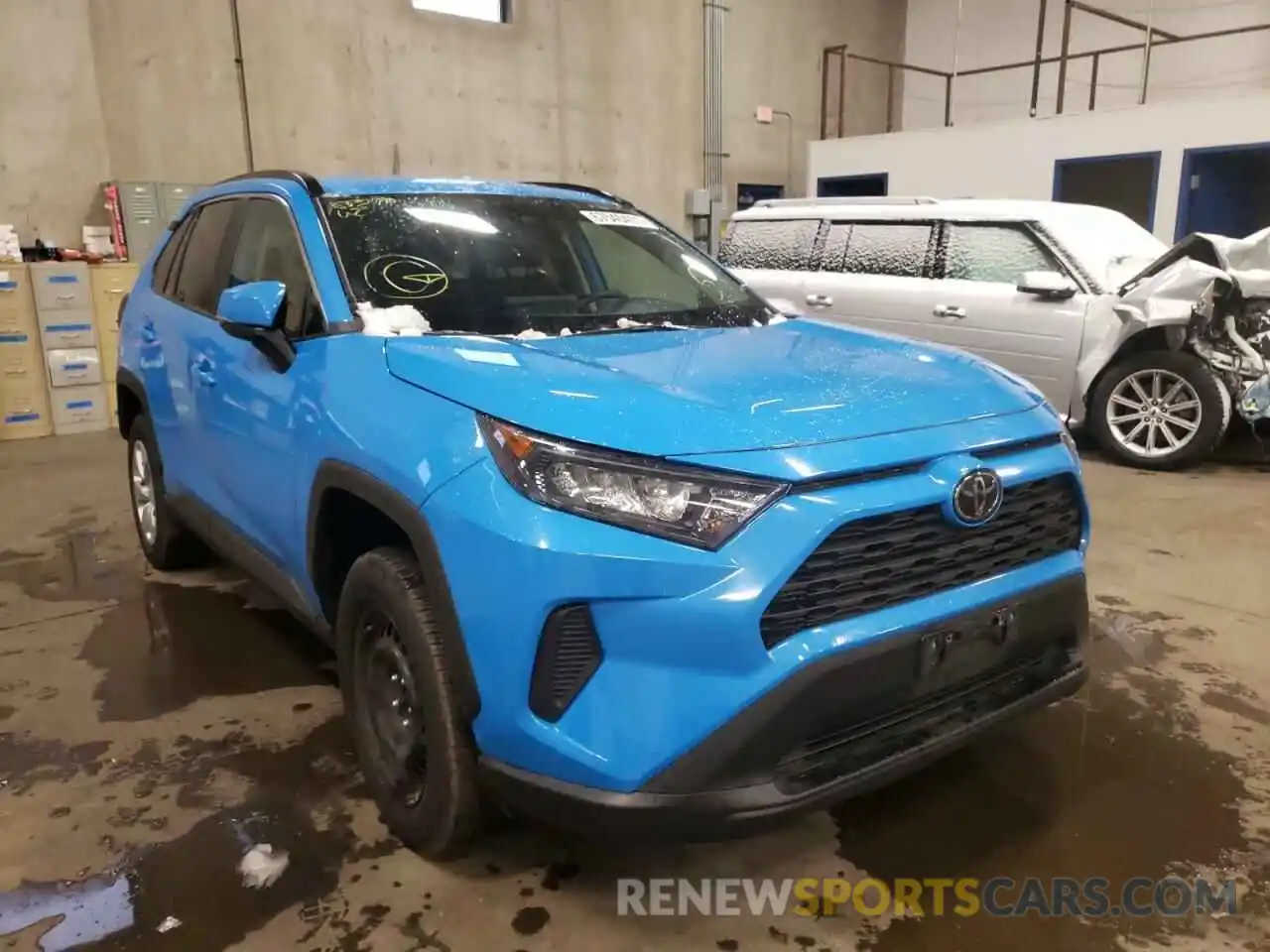 1 Photograph of a damaged car 2T3G1RFV4LC069679 TOYOTA RAV4 2020