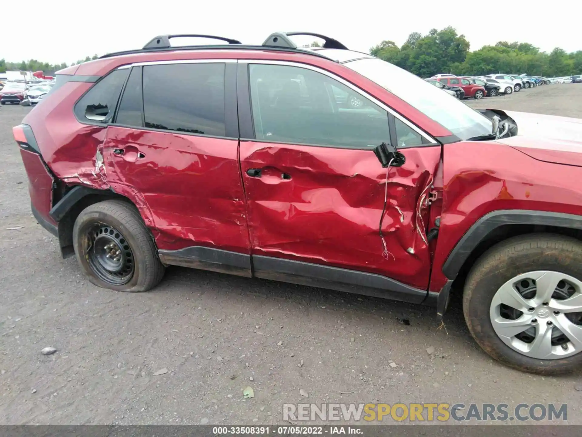 6 Photograph of a damaged car 2T3G1RFV4LW086626 TOYOTA RAV4 2020