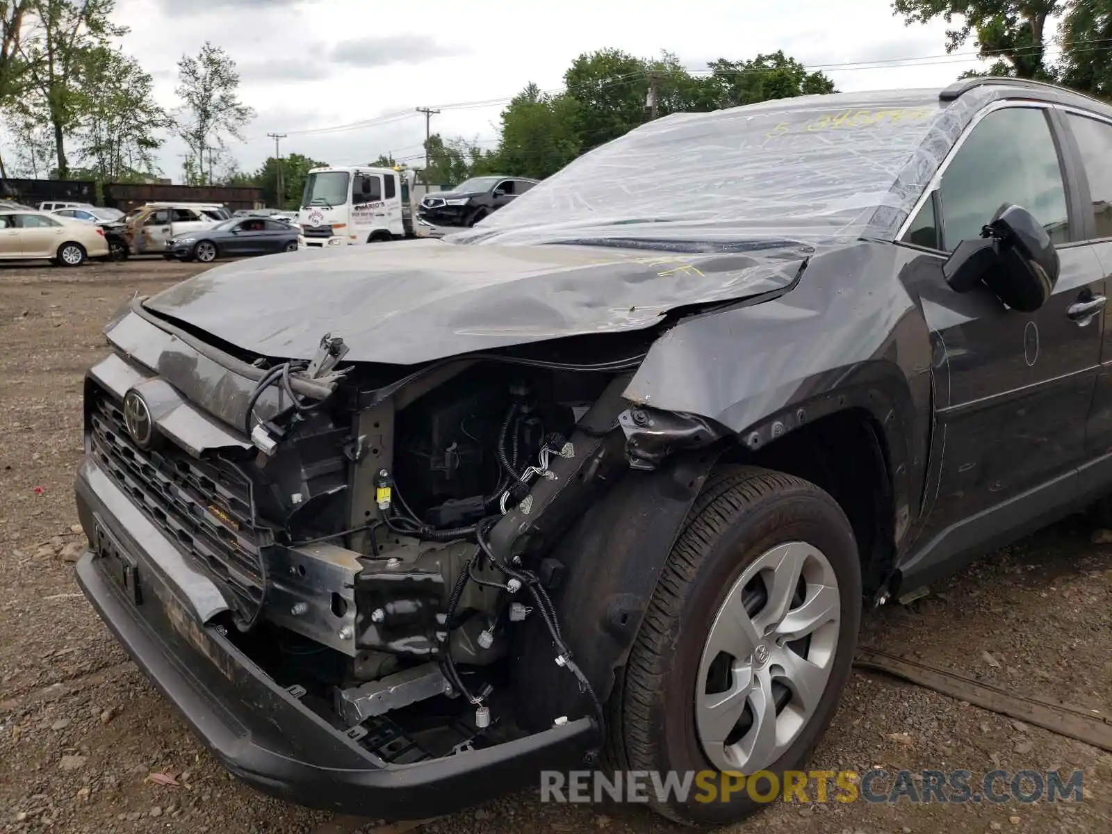 9 Photograph of a damaged car 2T3G1RFV4LW099439 TOYOTA RAV4 2020