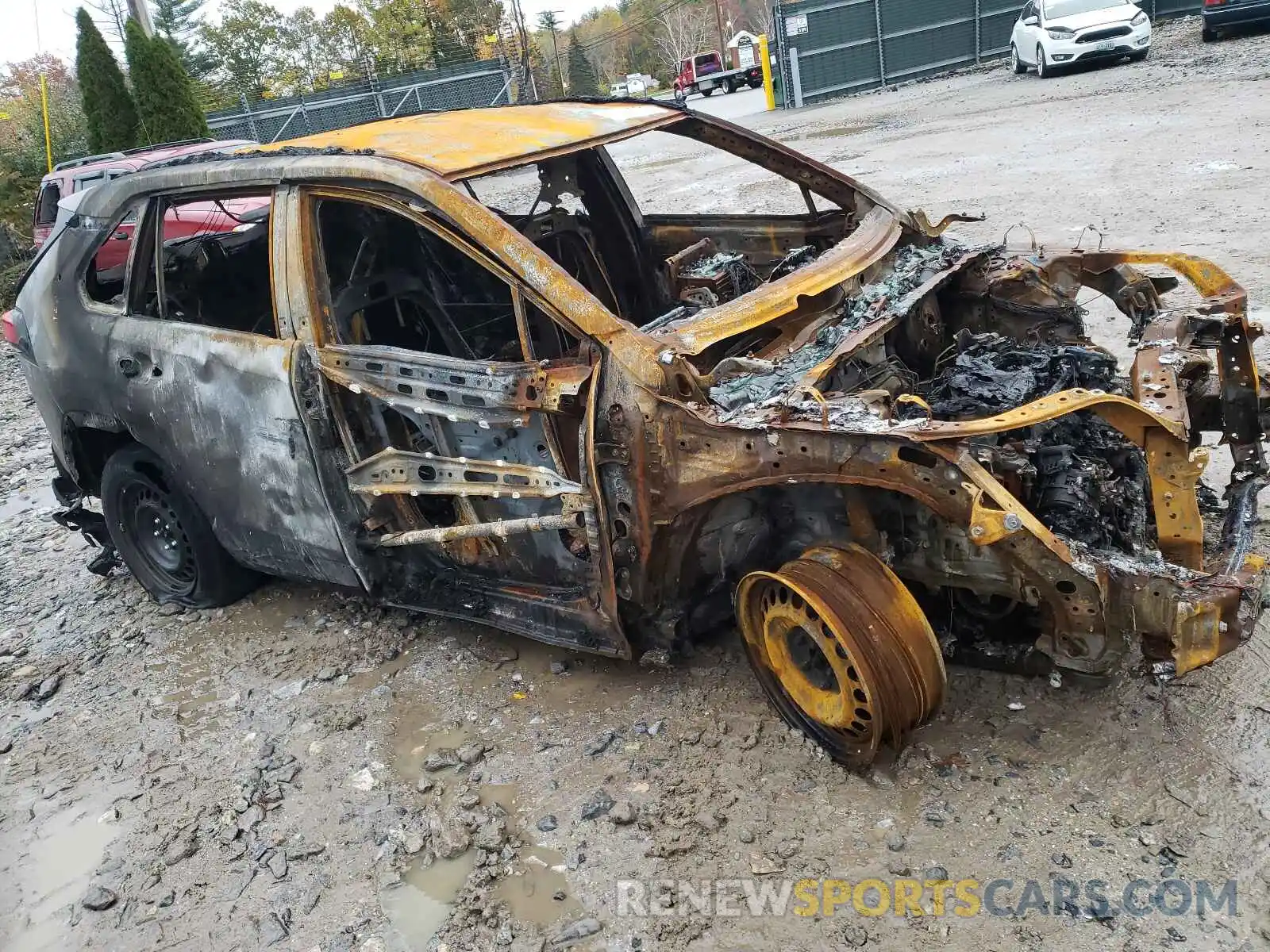 9 Photograph of a damaged car 2T3G1RFV4LW105448 TOYOTA RAV4 2020