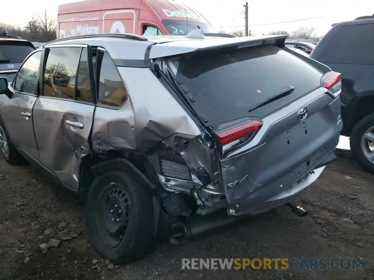 9 Photograph of a damaged car 2T3G1RFV4LW124923 TOYOTA RAV4 2020