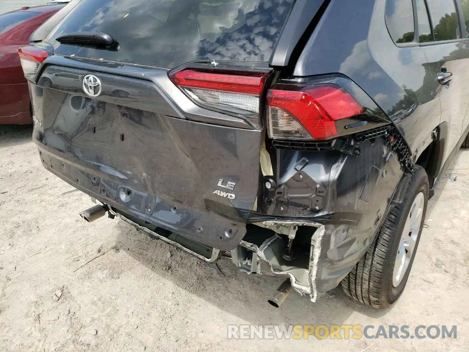 9 Photograph of a damaged car 2T3G1RFV4LW135596 TOYOTA RAV4 2020