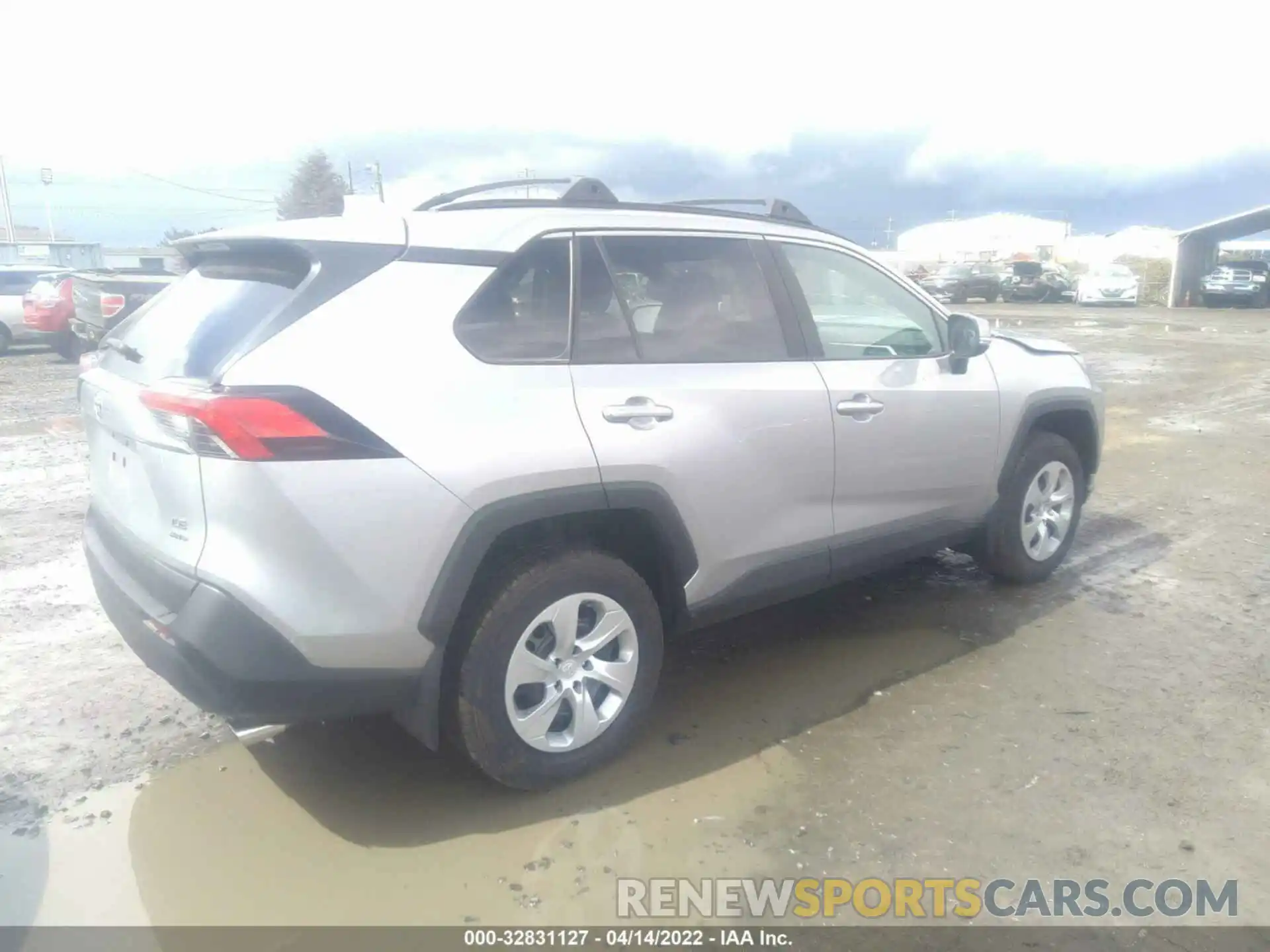 4 Photograph of a damaged car 2T3G1RFV5LC068329 TOYOTA RAV4 2020