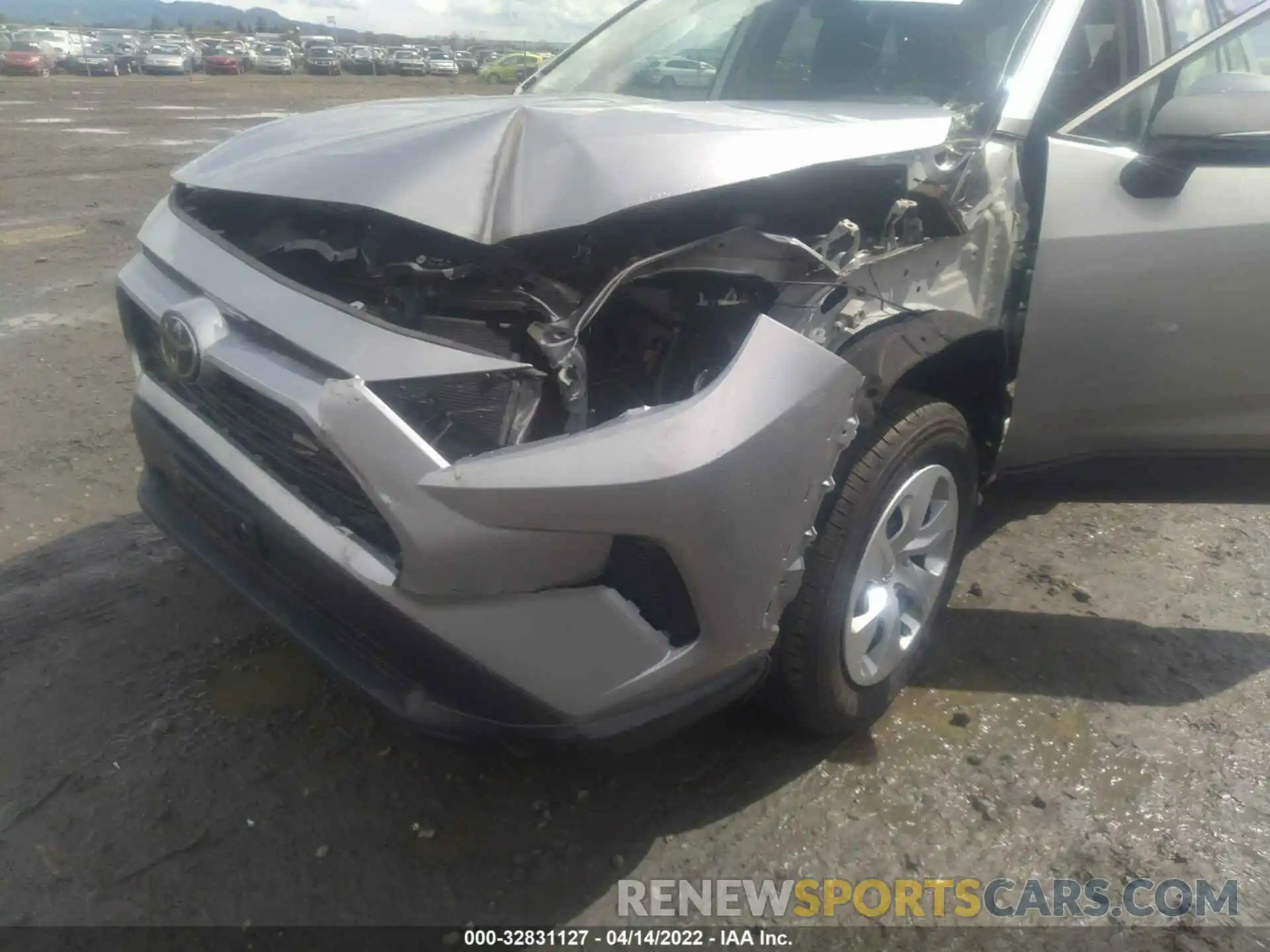 6 Photograph of a damaged car 2T3G1RFV5LC068329 TOYOTA RAV4 2020