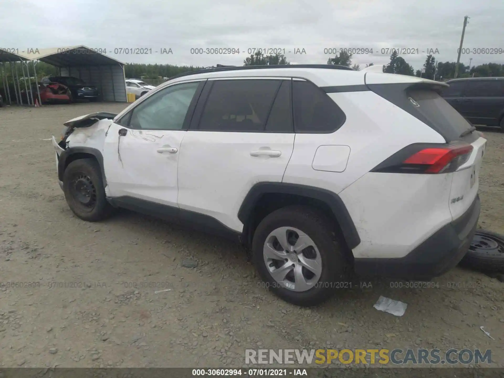 3 Photograph of a damaged car 2T3G1RFV5LC105038 TOYOTA RAV4 2020