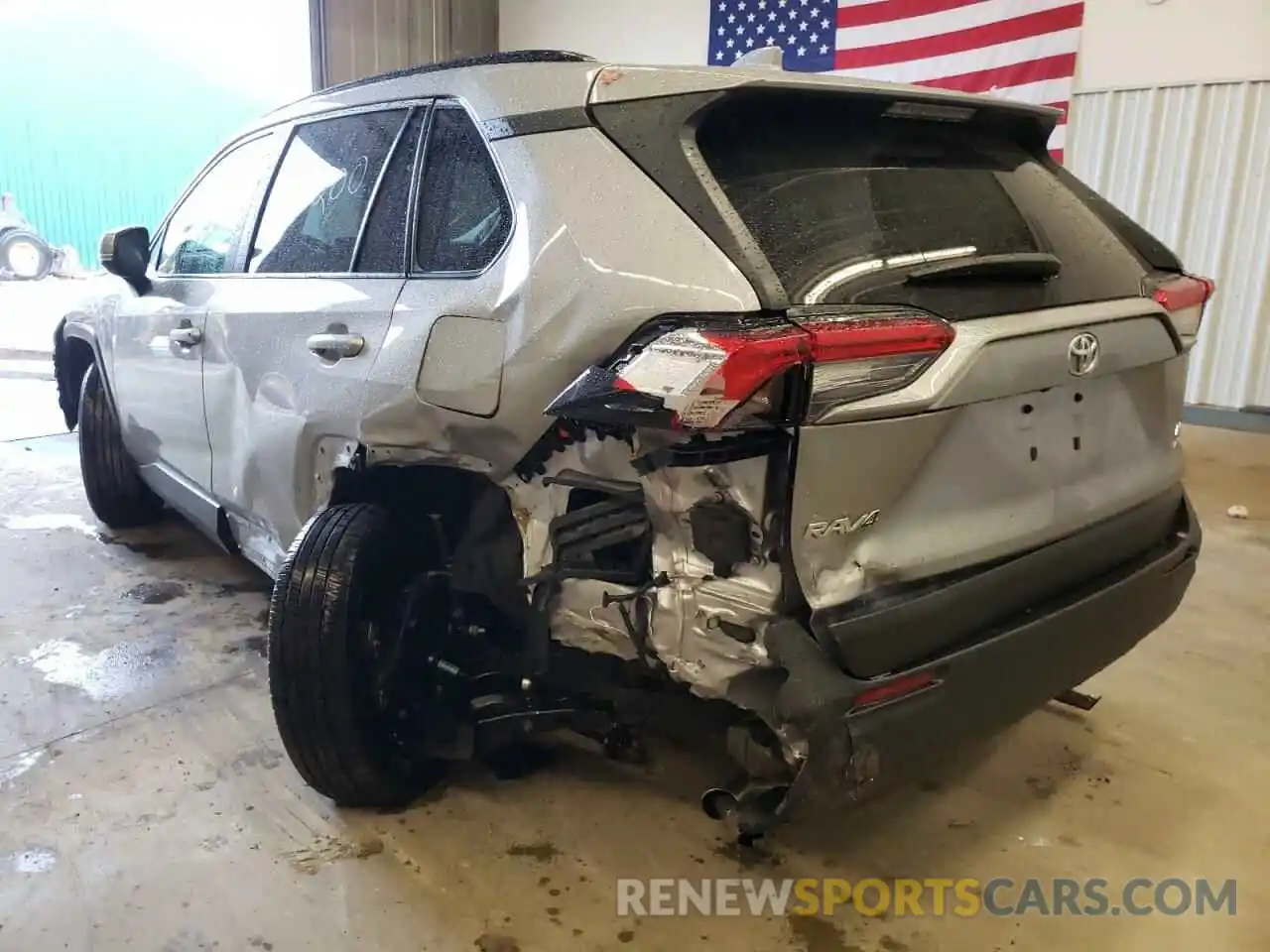 3 Photograph of a damaged car 2T3G1RFV5LW091950 TOYOTA RAV4 2020