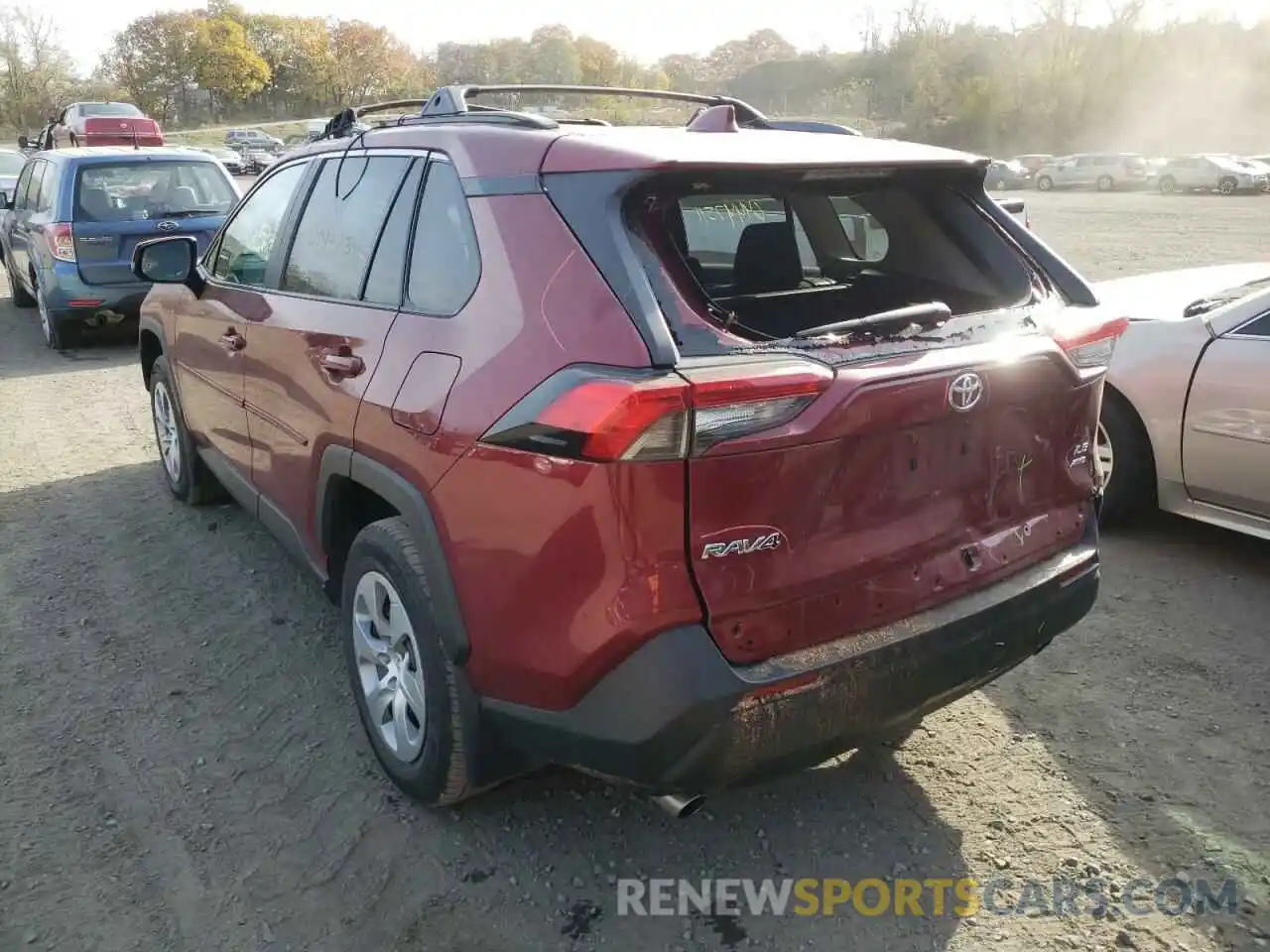 3 Photograph of a damaged car 2T3G1RFV5LW098381 TOYOTA RAV4 2020