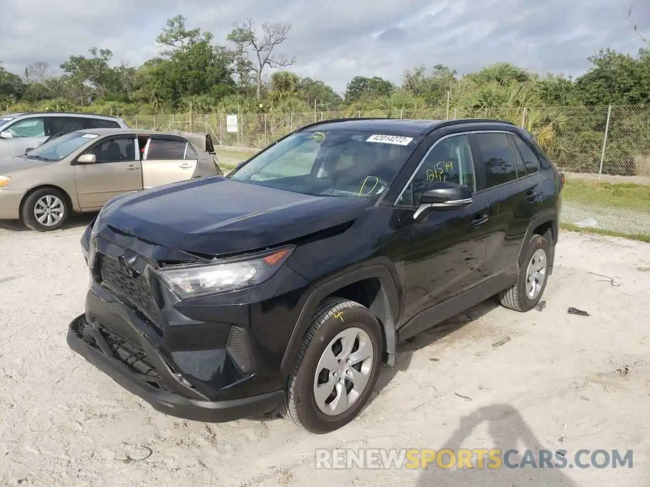 2 Photograph of a damaged car 2T3G1RFV5LW108178 TOYOTA RAV4 2020